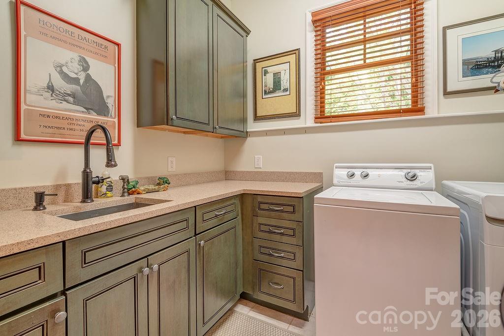 3 Gale Kelly Court — Weaverville