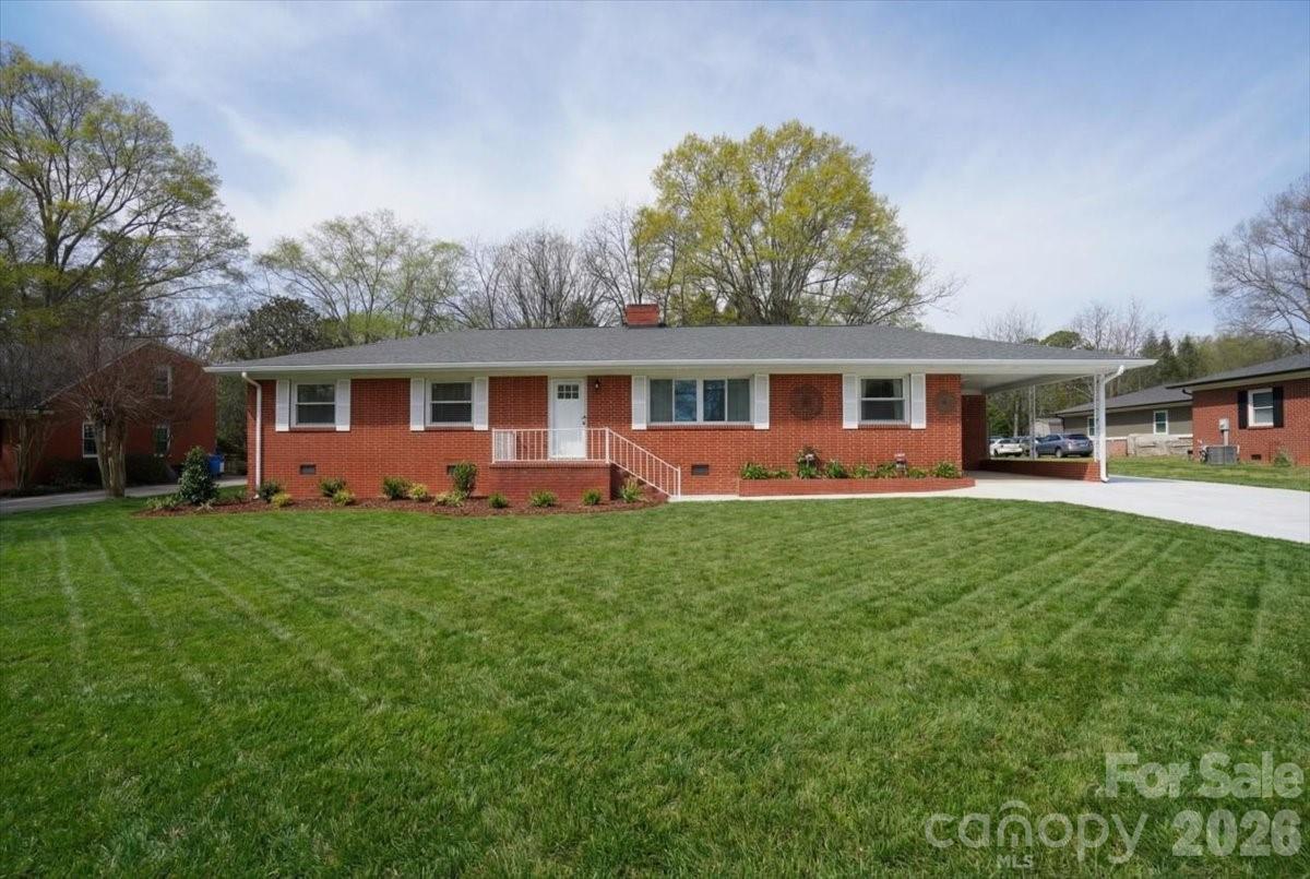 345 S Magnolia Street — Mooresville