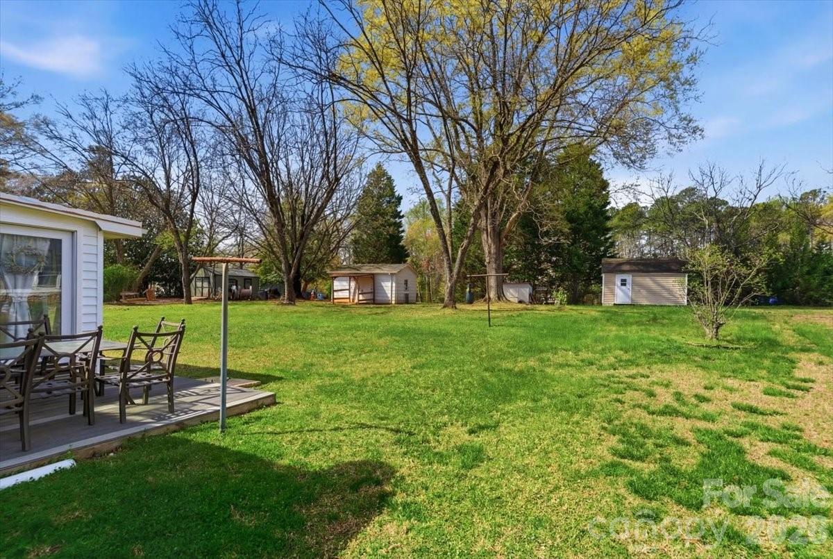 345 S Magnolia Street — Mooresville