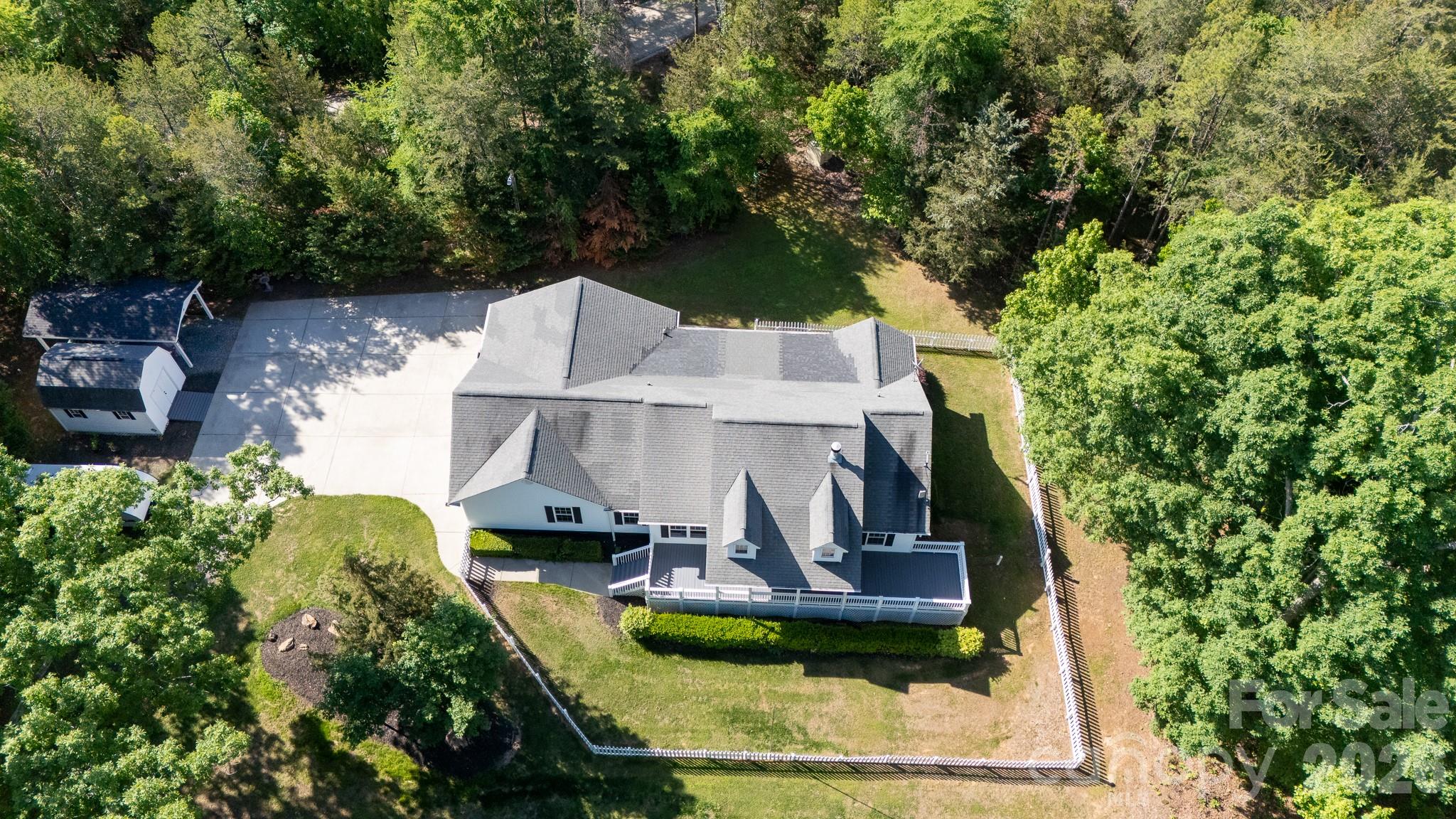 1108 King Road — York