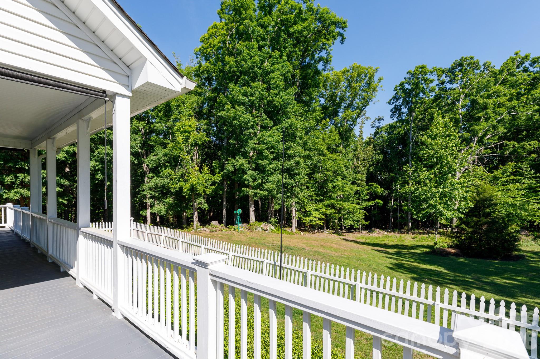 1108 King Road — York