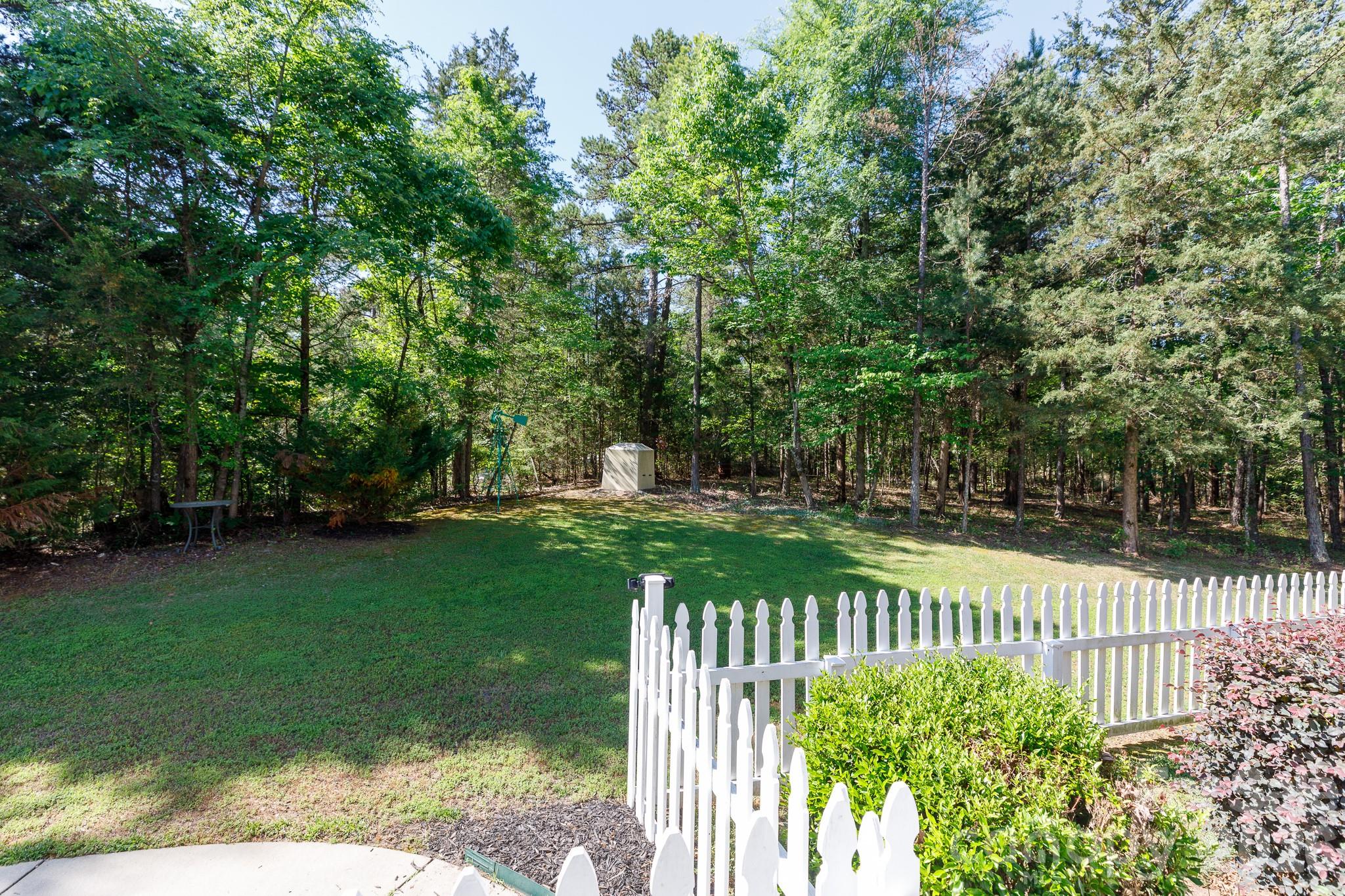1108 King Road — York