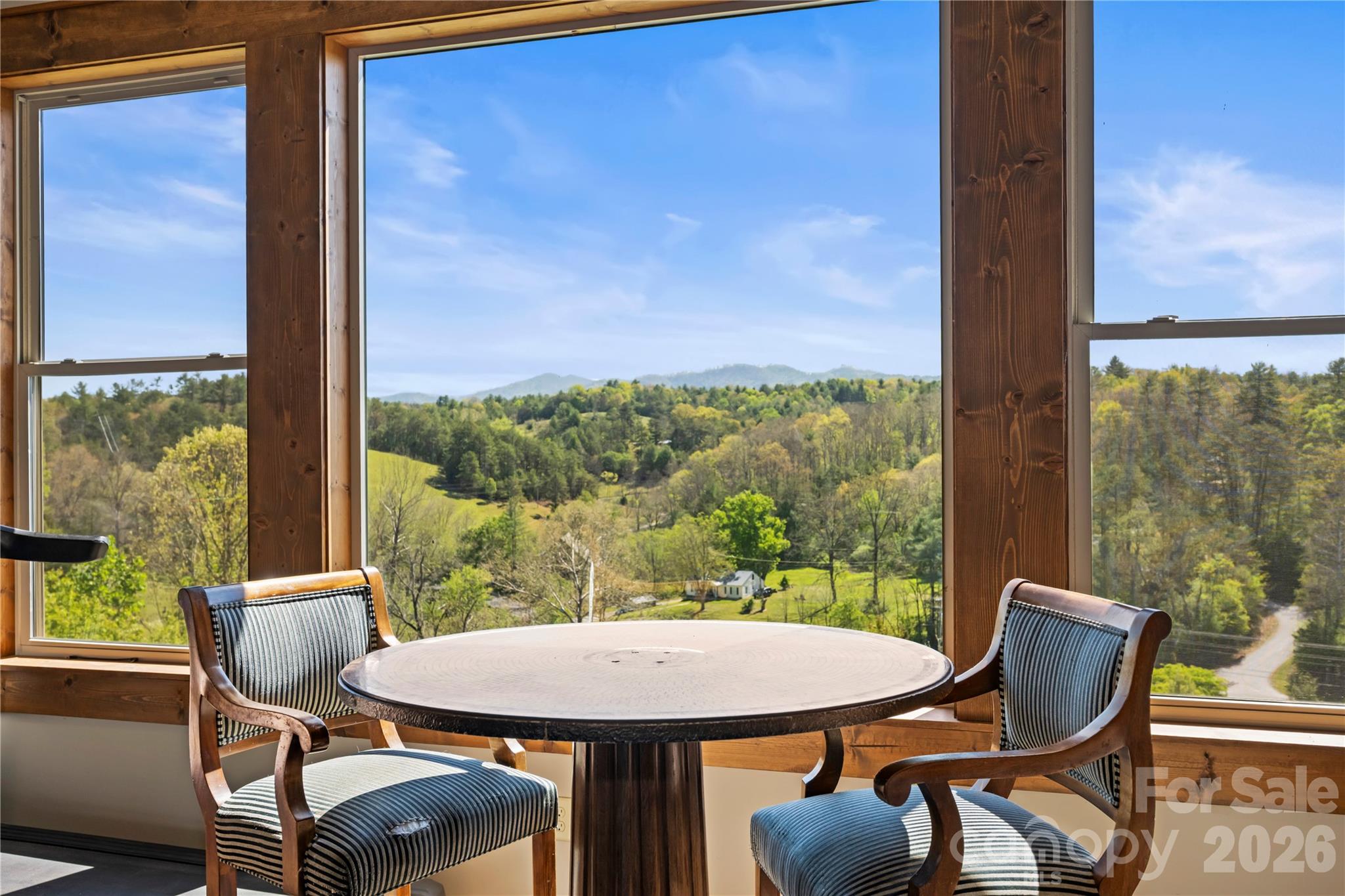 28 Gracie Lane — Weaverville