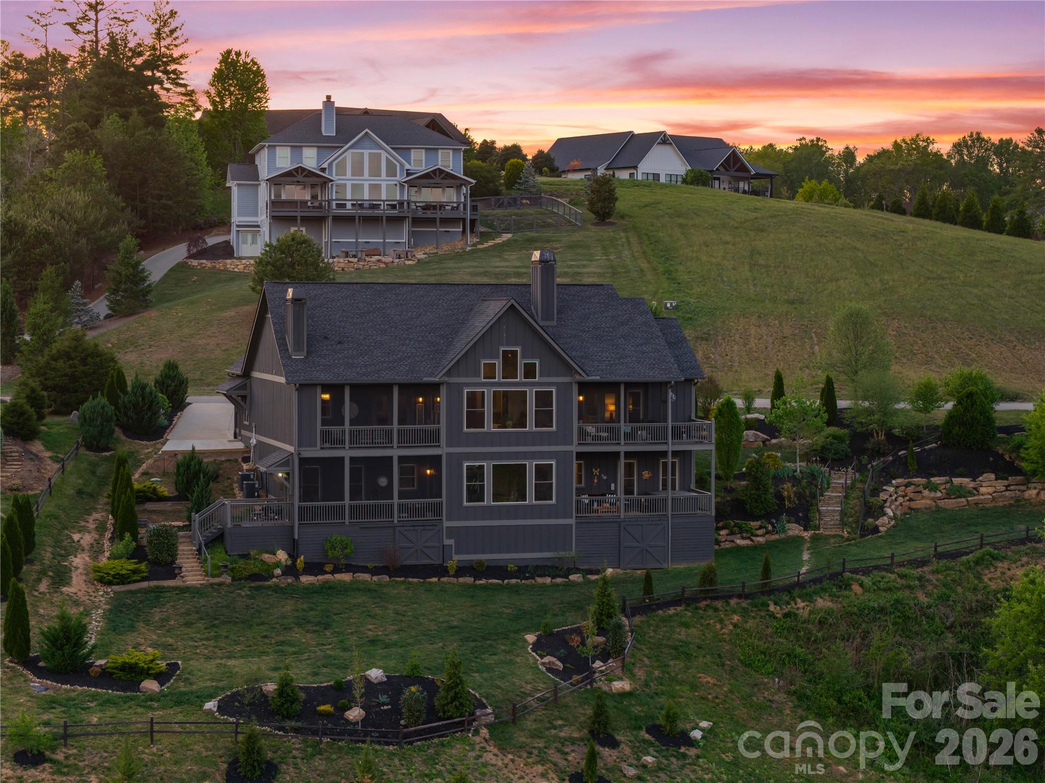 28 Gracie Lane — Weaverville