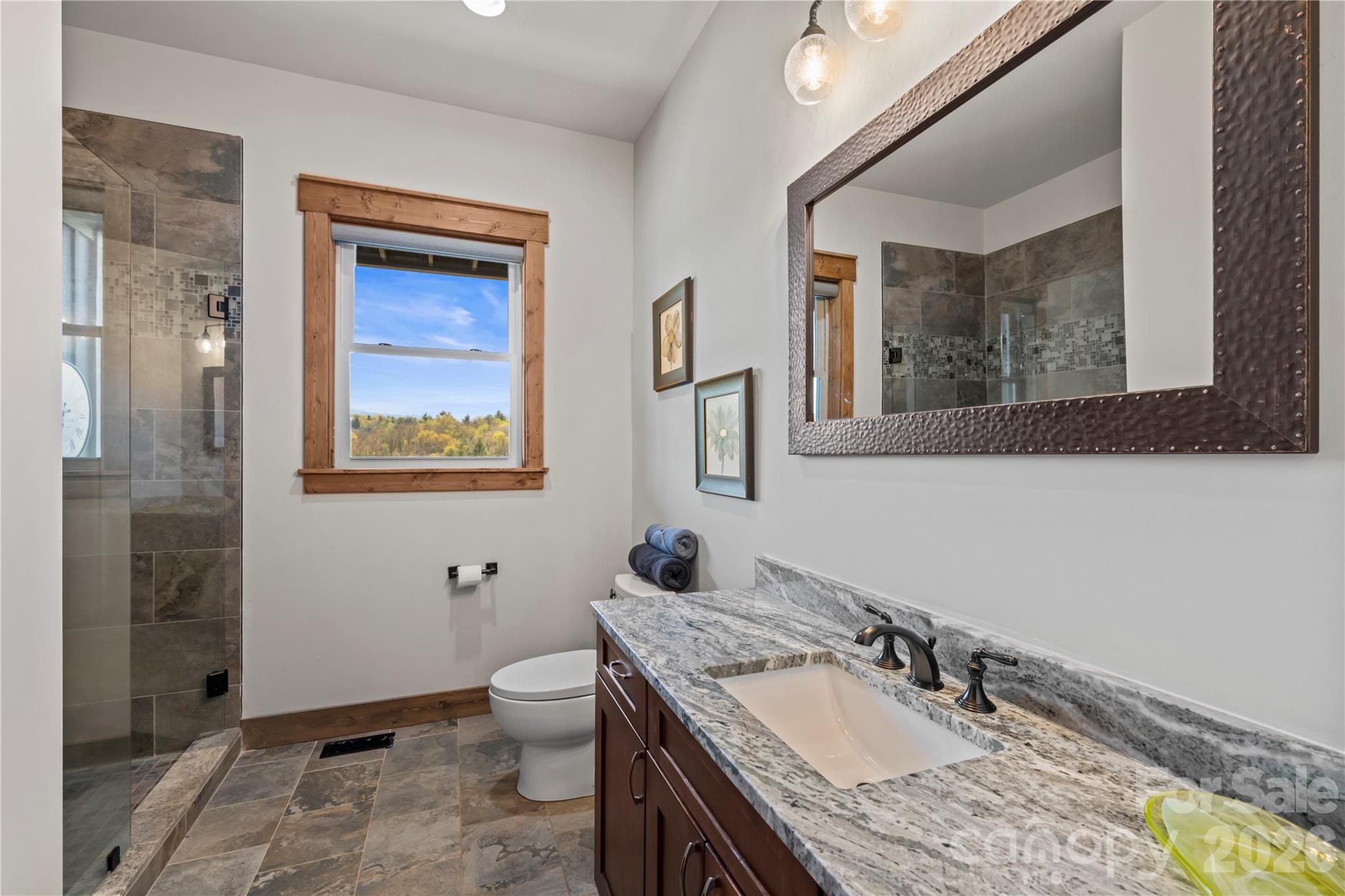 28 Gracie Lane — Weaverville