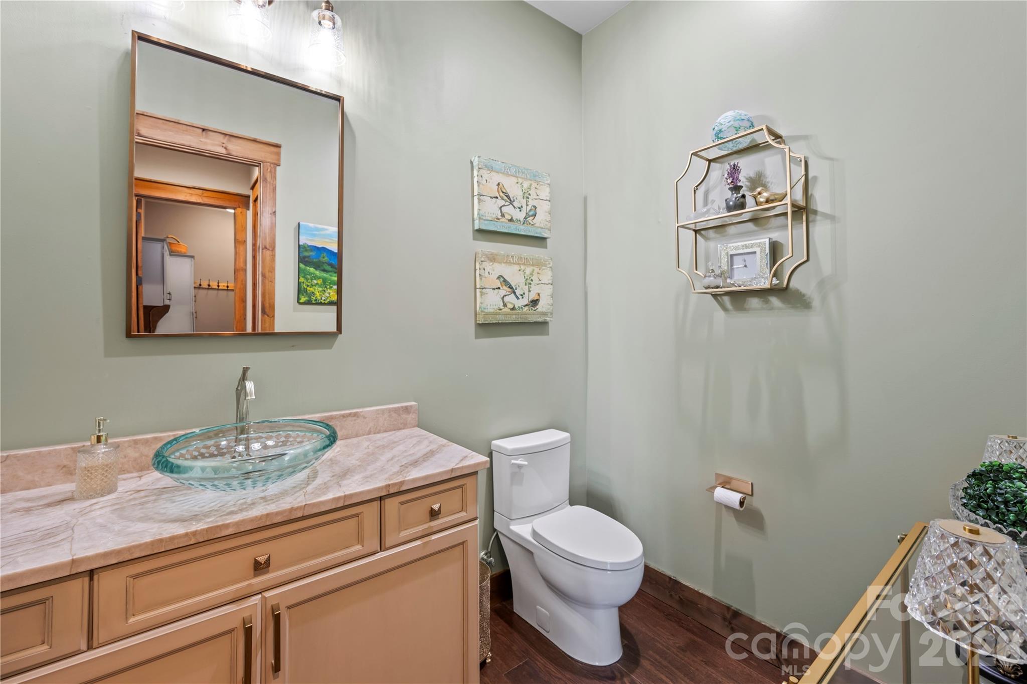 28 Gracie Lane — Weaverville