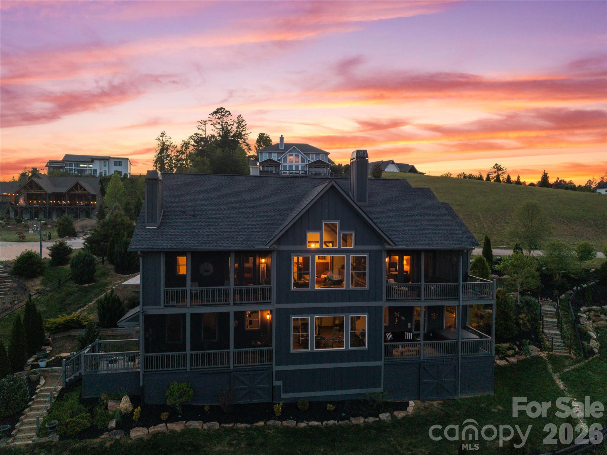 28 Gracie Lane — Weaverville