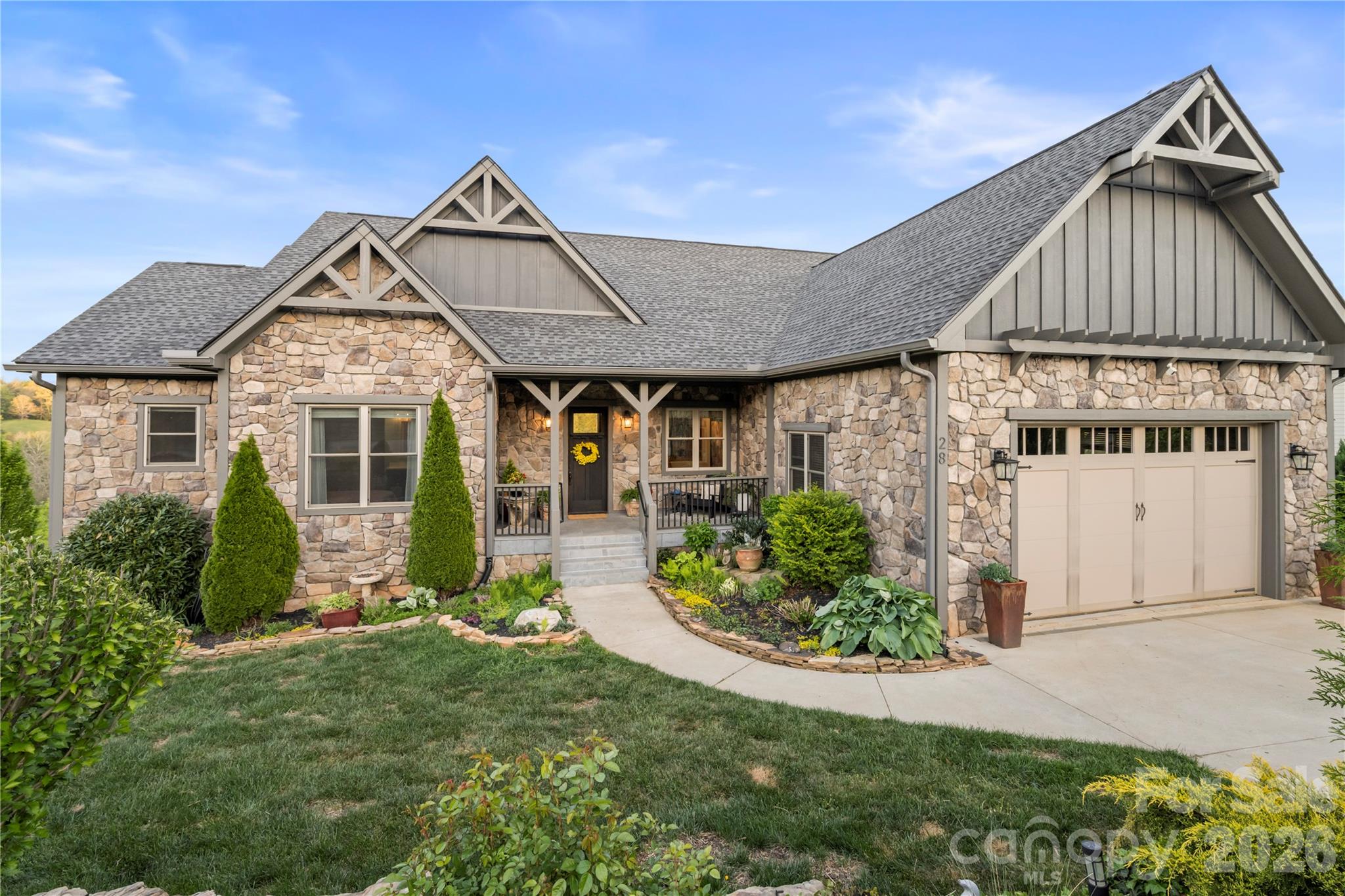 28 Gracie Lane — Weaverville