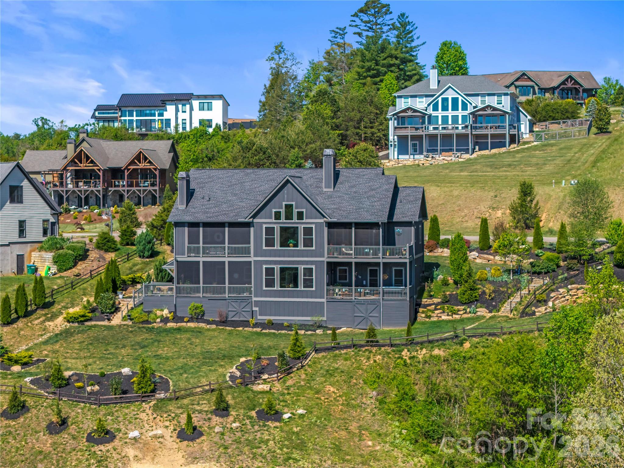 28 Gracie Lane — Weaverville