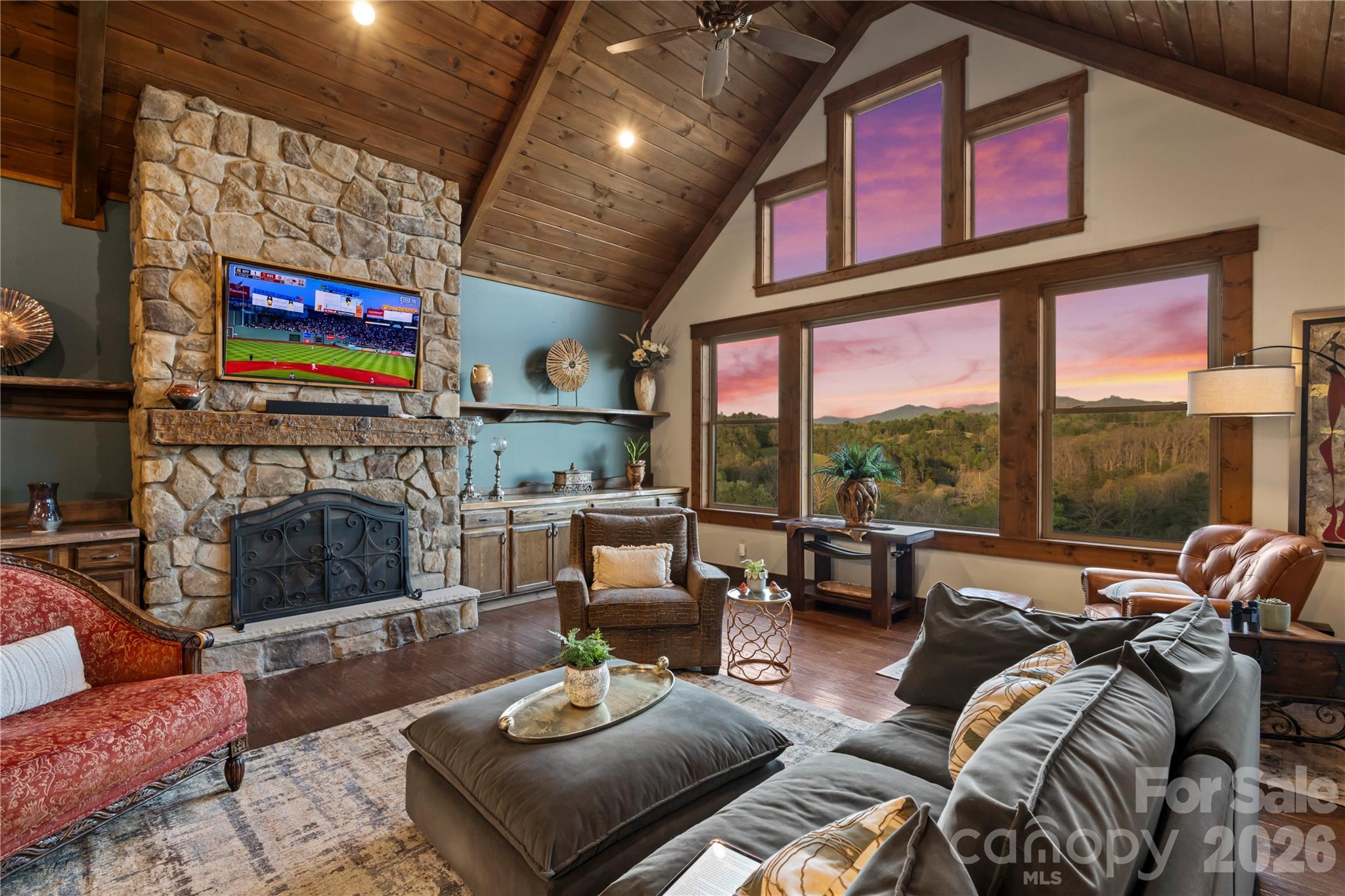 28 Gracie Lane — Weaverville