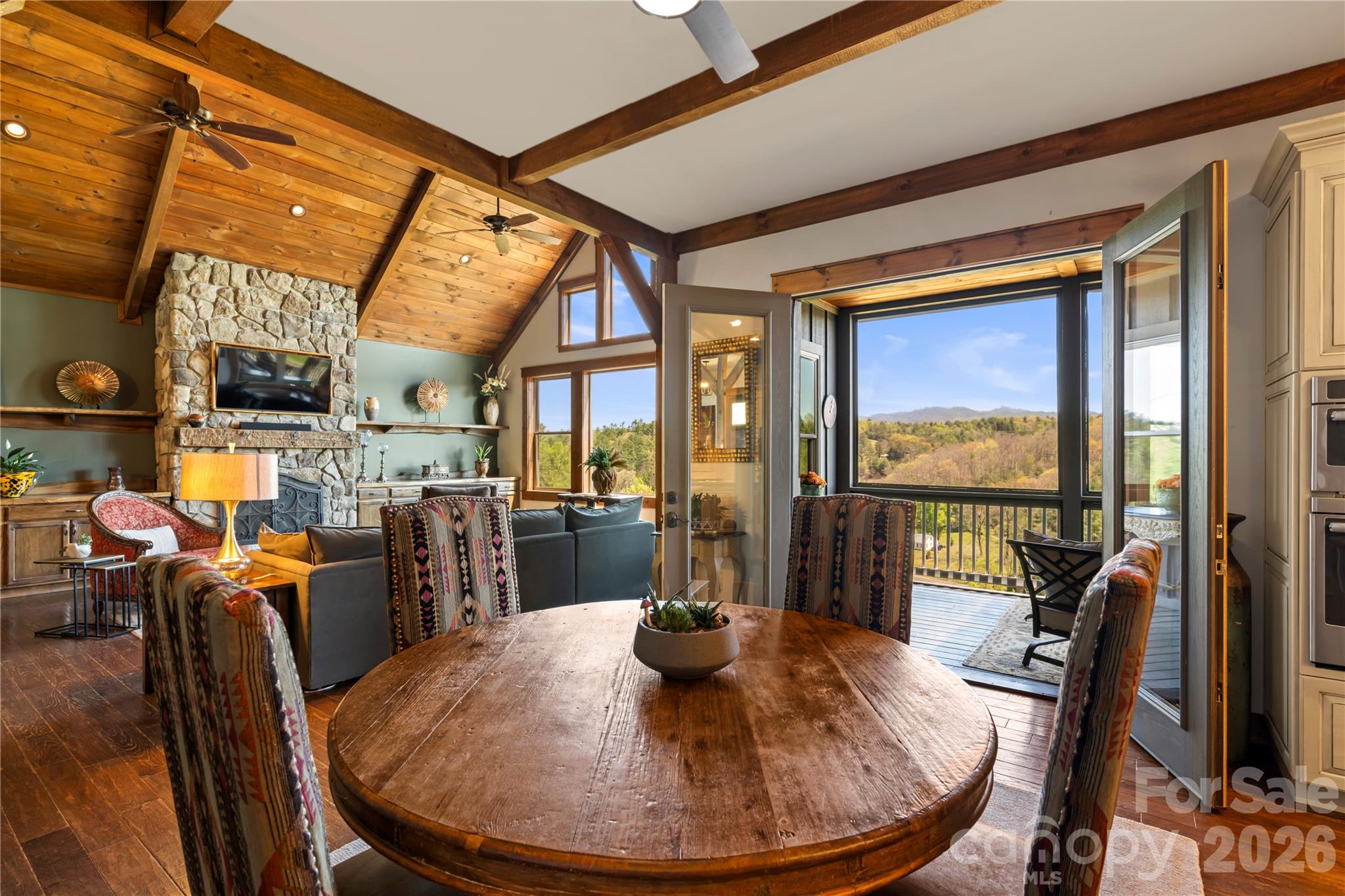 28 Gracie Lane — Weaverville