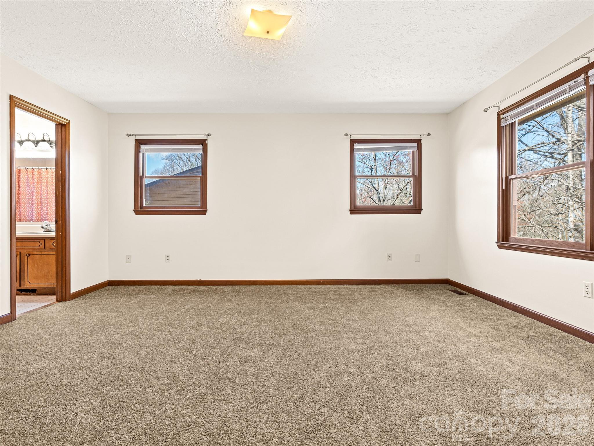 86 View De Lake Drive — Etowah