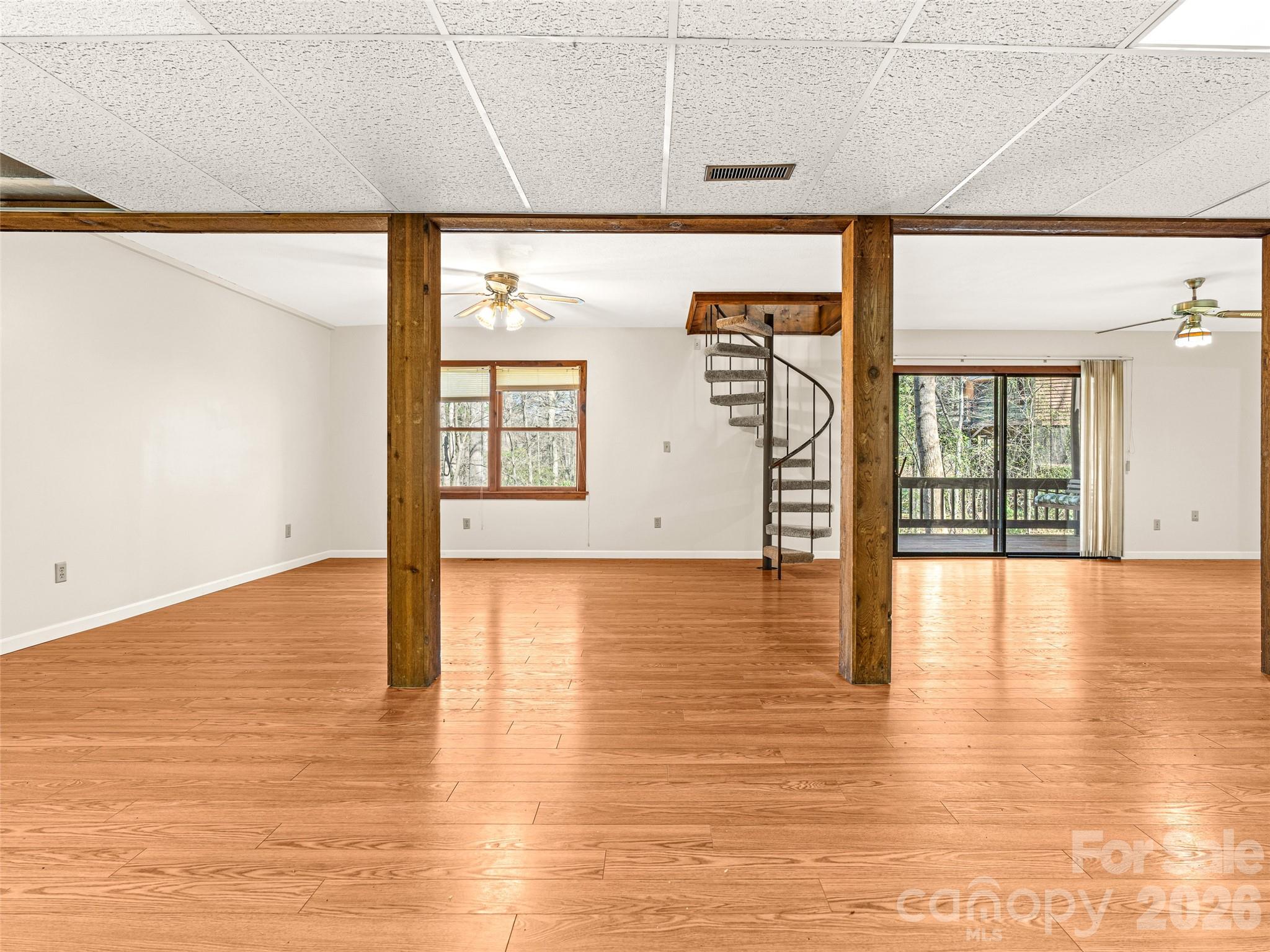 86 View De Lake Drive — Etowah
