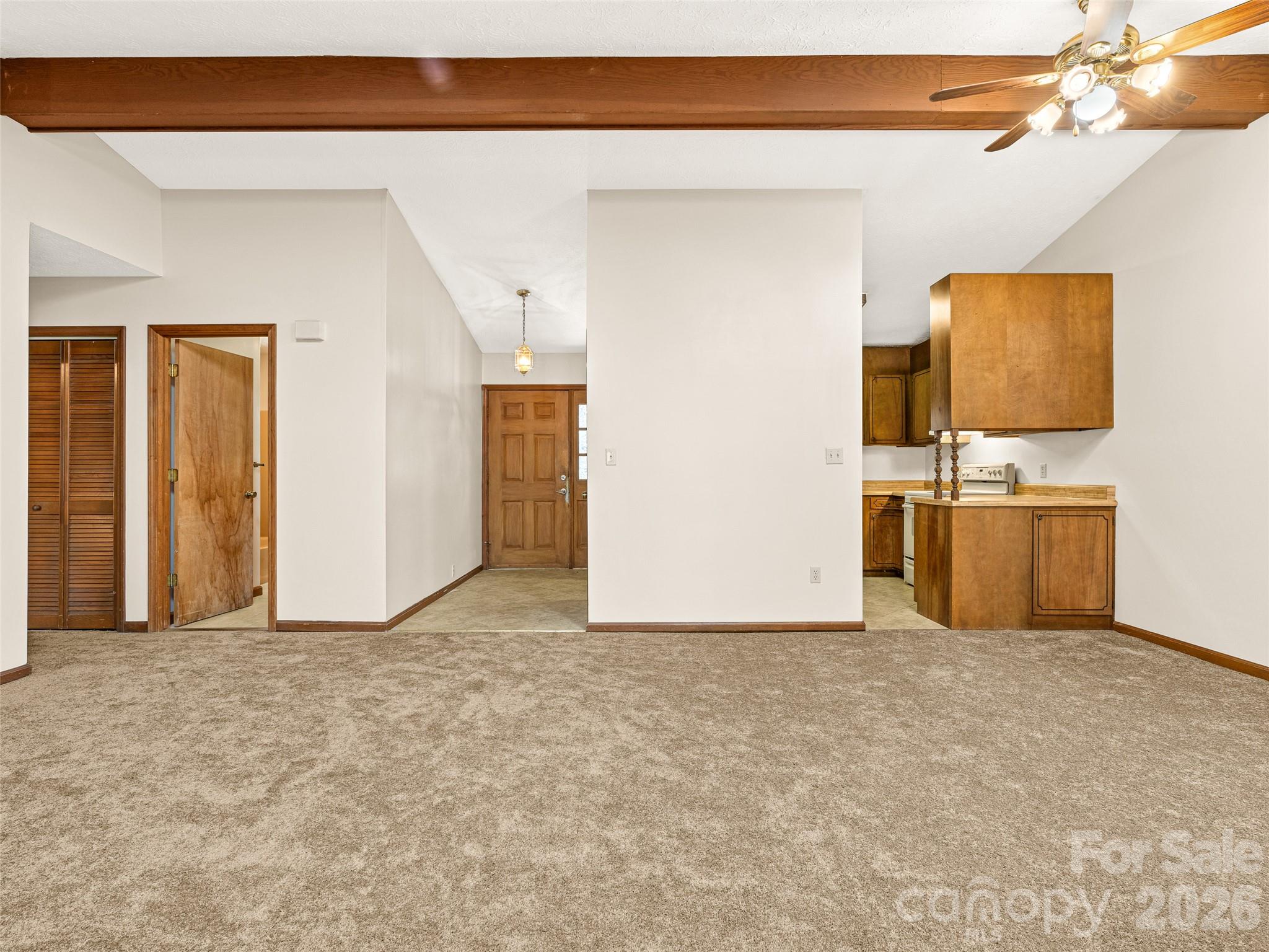 86 View De Lake Drive — Etowah