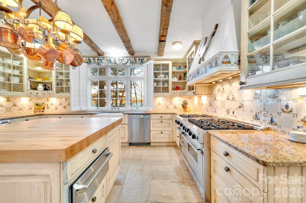 138 Indian Trace — Lake Toxaway
