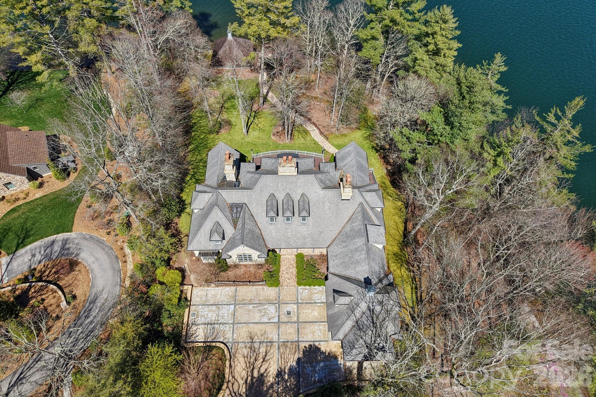138 Indian Trace — Lake Toxaway