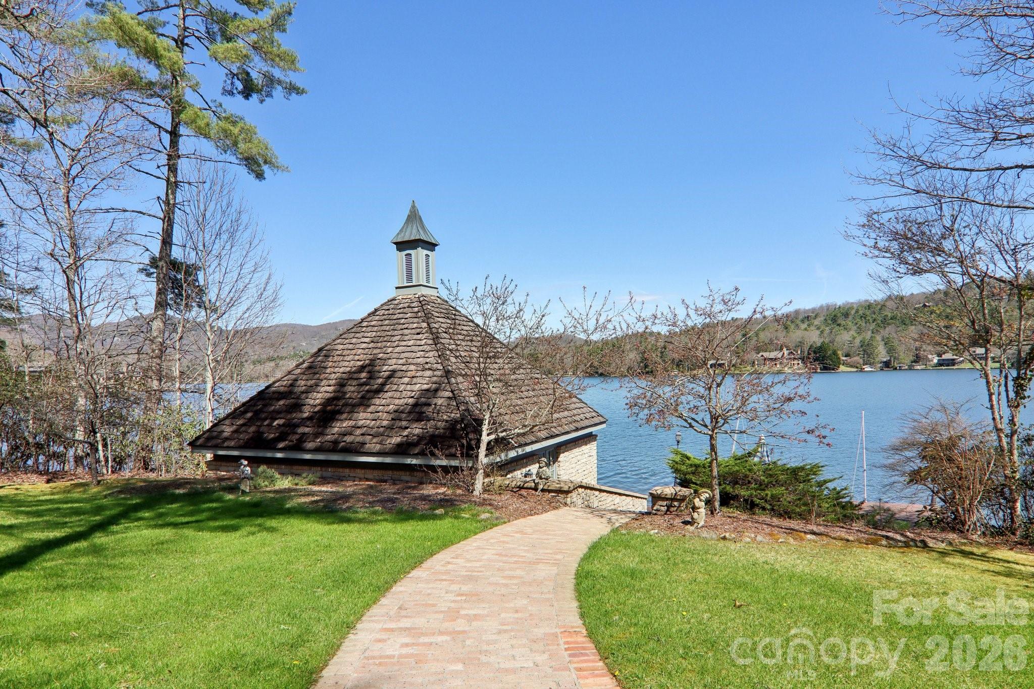 138 Indian Trace — Lake Toxaway