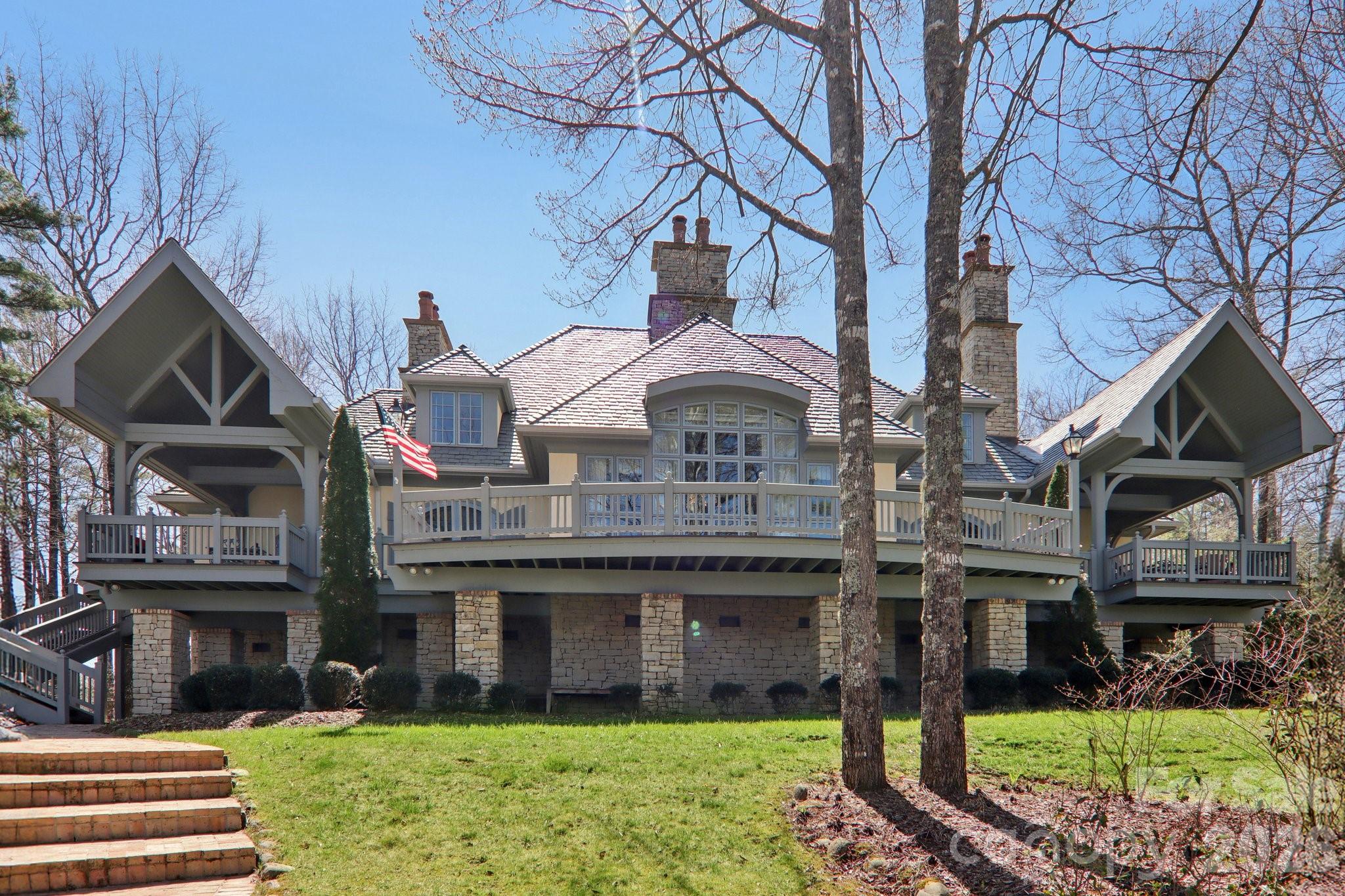 138 Indian Trace — Lake Toxaway
