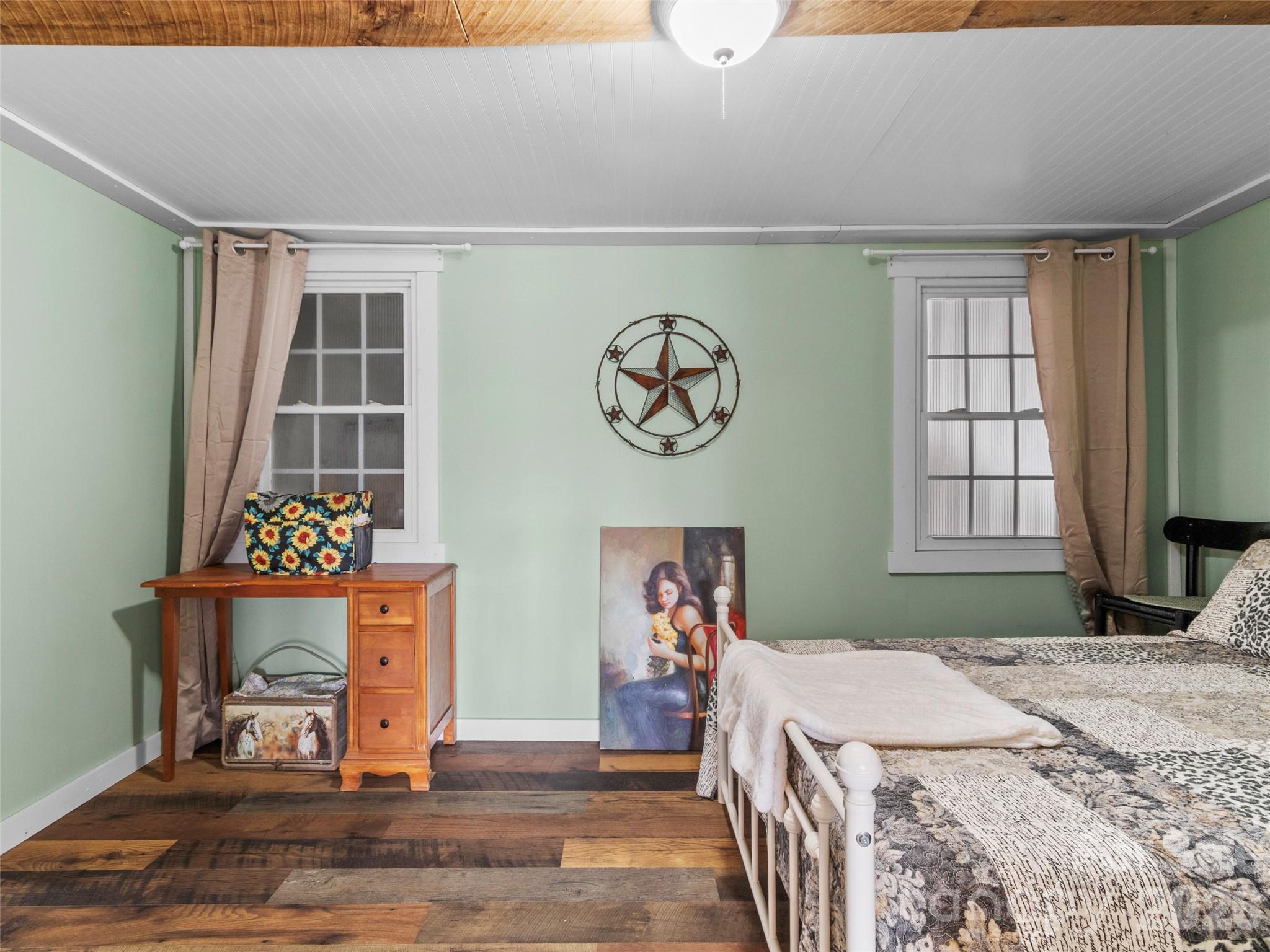 138 Robert Phillips Road — Bakersville