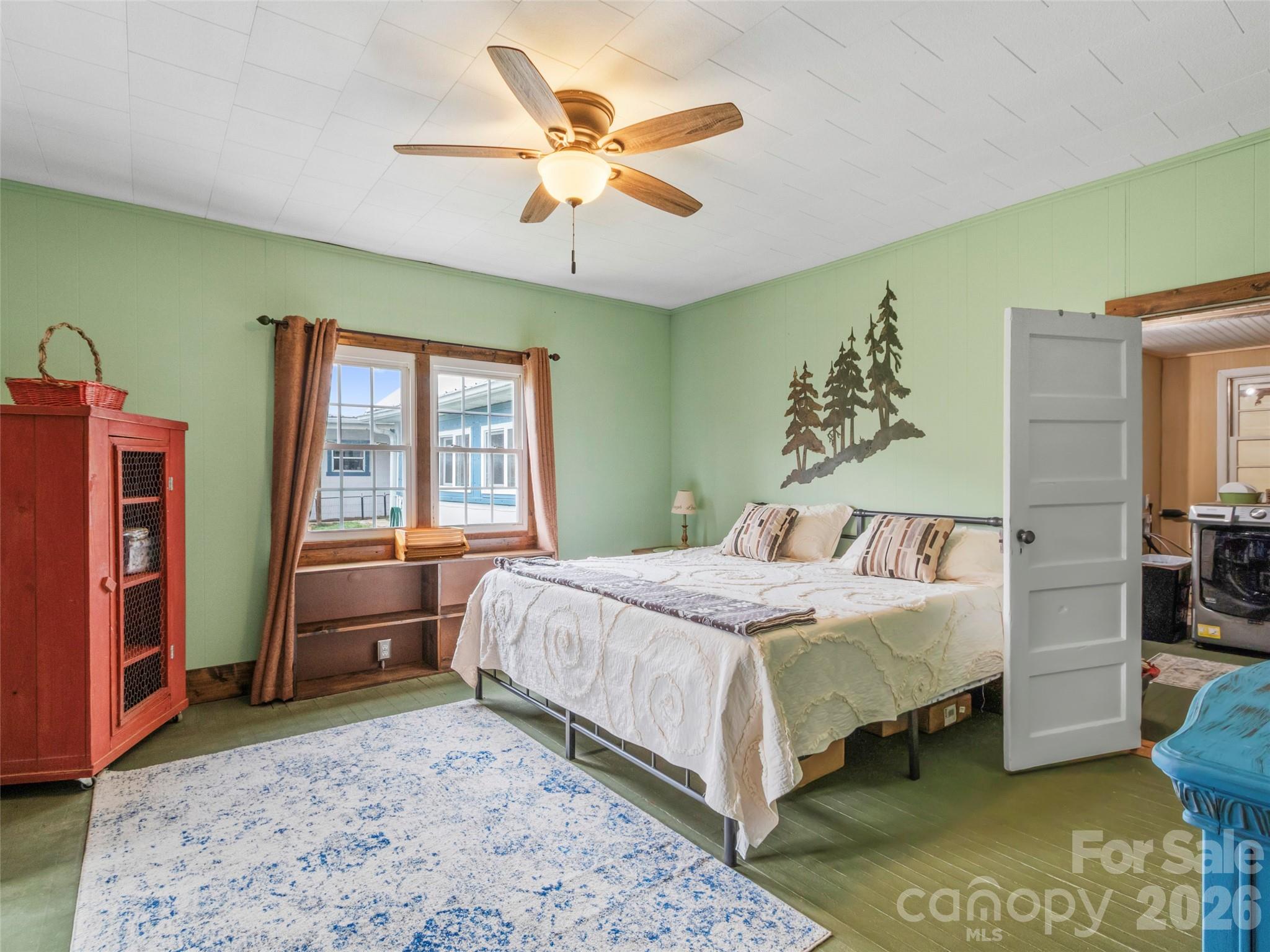 138 Robert Phillips Road — Bakersville