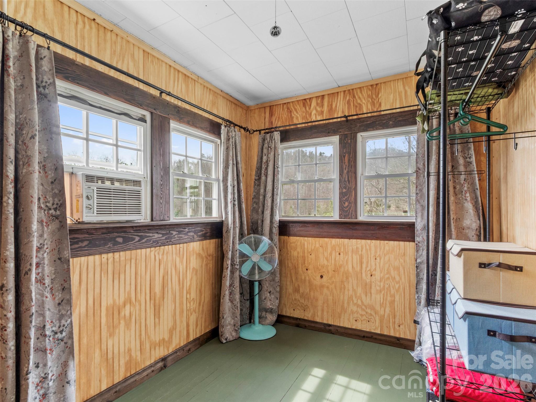138 Robert Phillips Road — Bakersville
