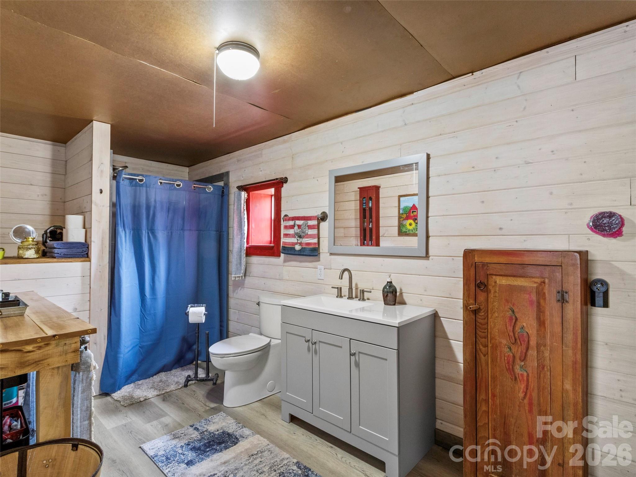 138 Robert Phillips Road — Bakersville
