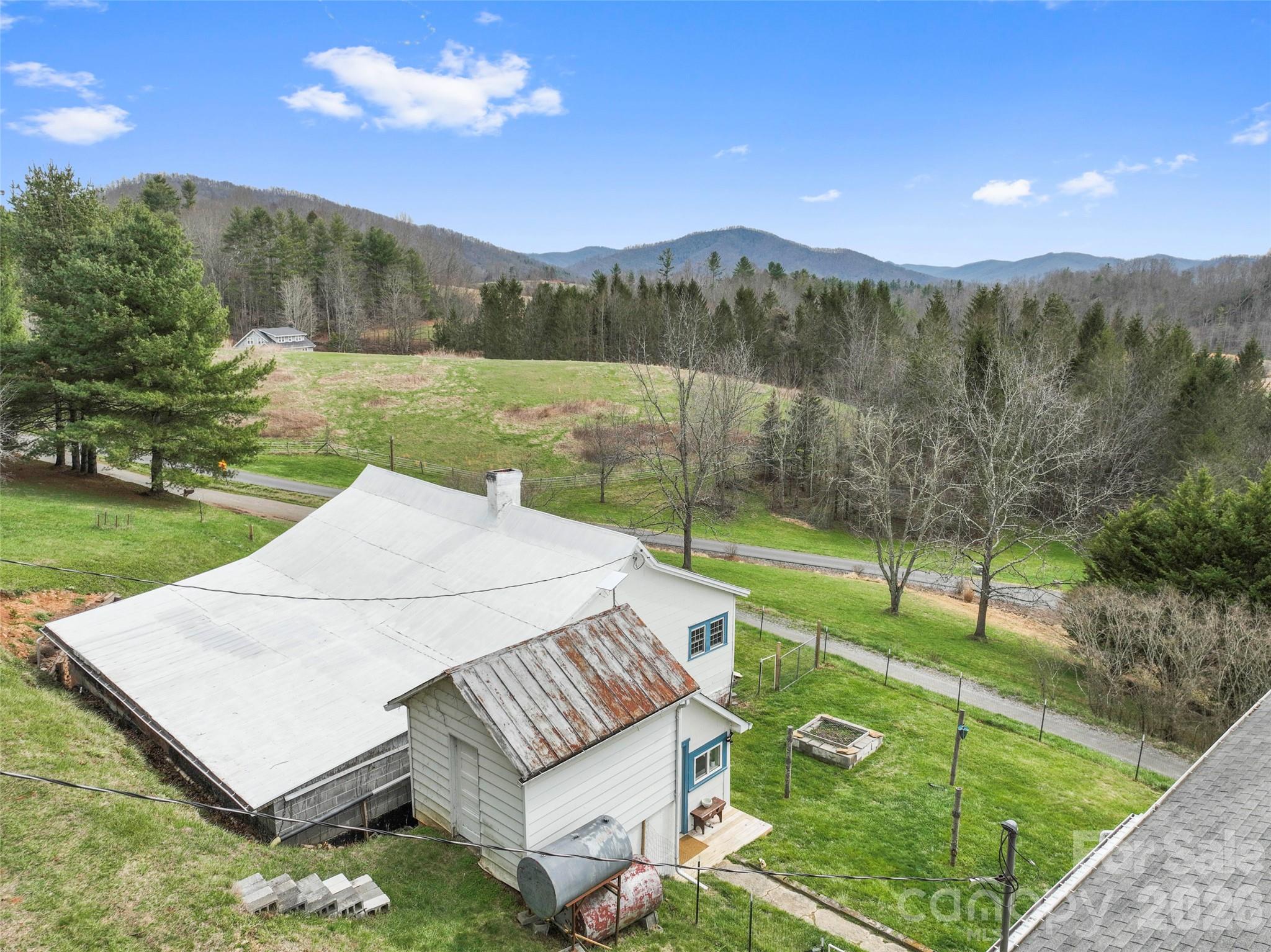 138 Robert Phillips Road — Bakersville