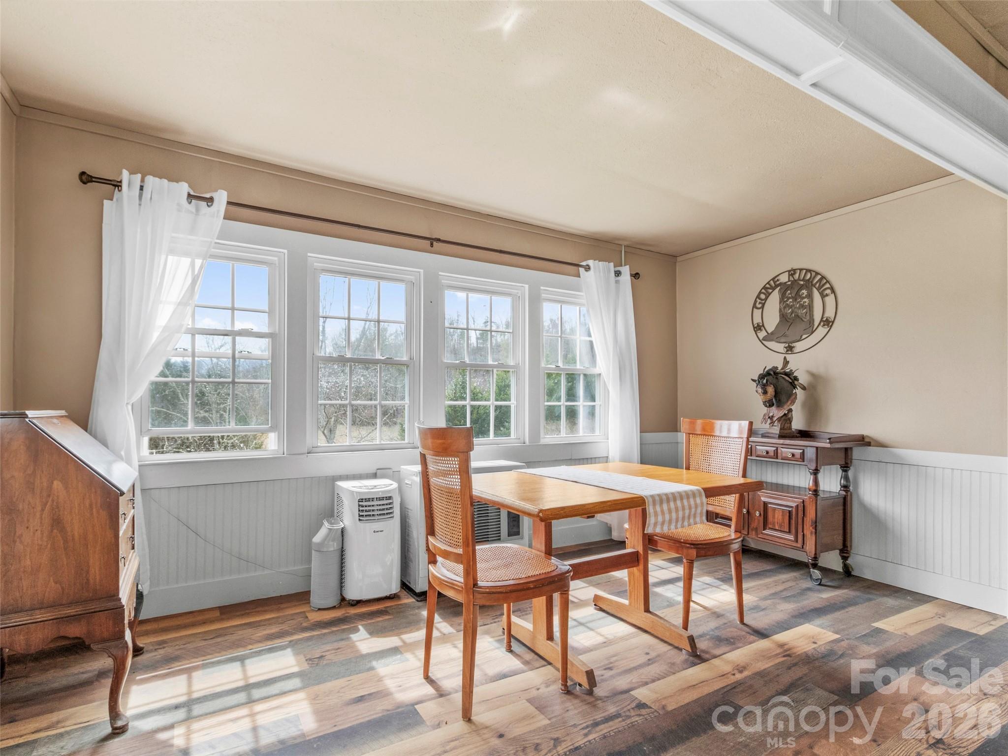 138 Robert Phillips Road — Bakersville