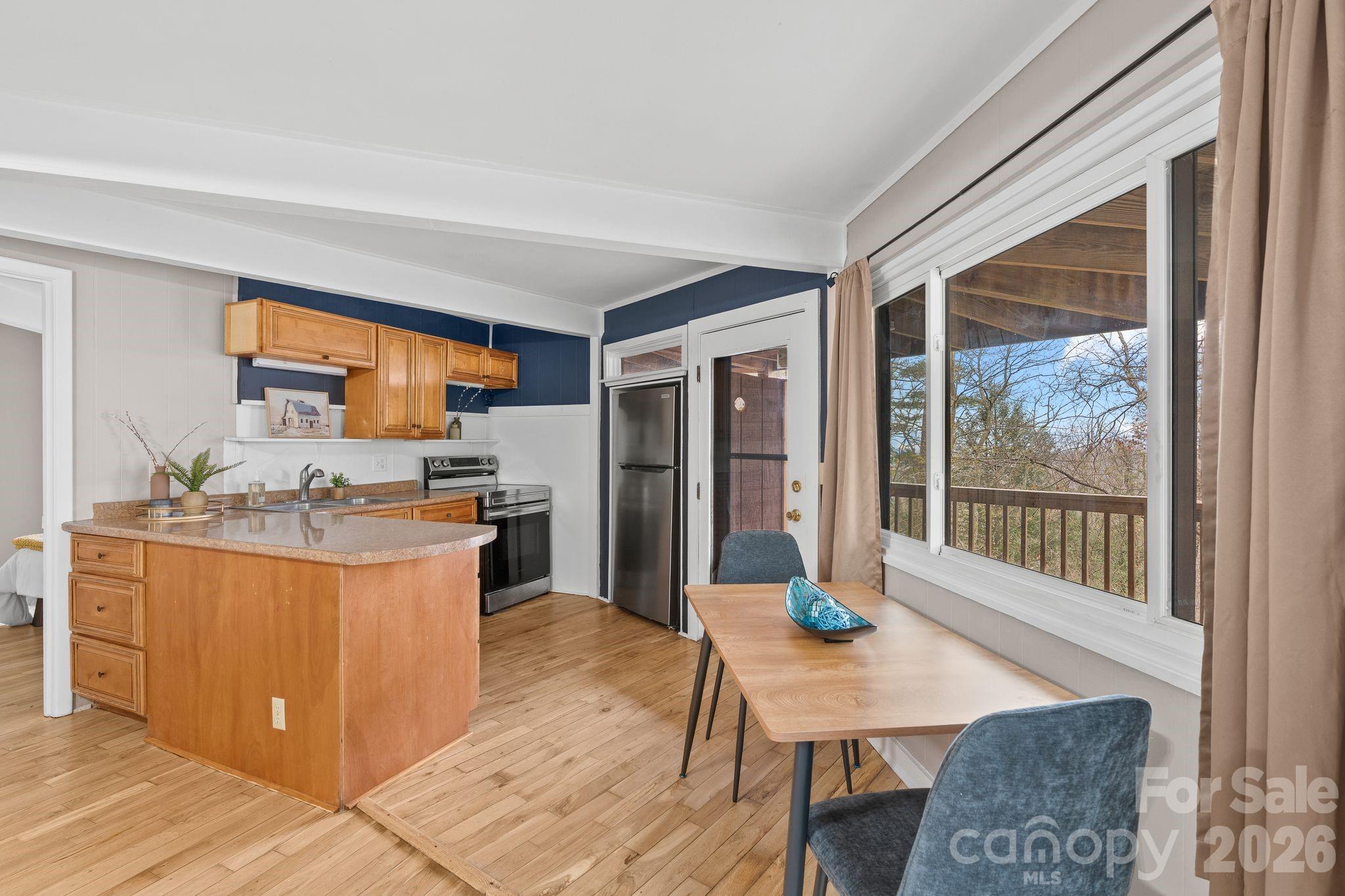 355 Sunset Drive — Asheville