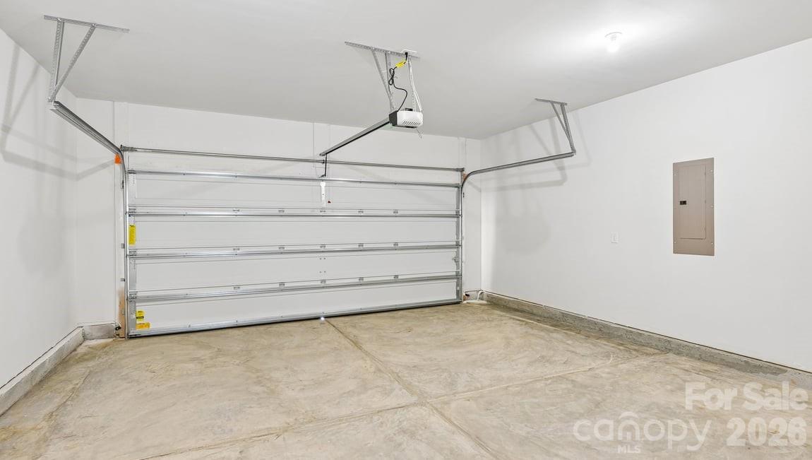 9315 Carver Avenue — Huntersville