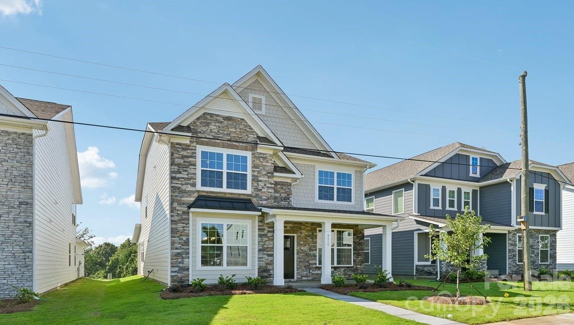 9315 Carver Avenue — Huntersville