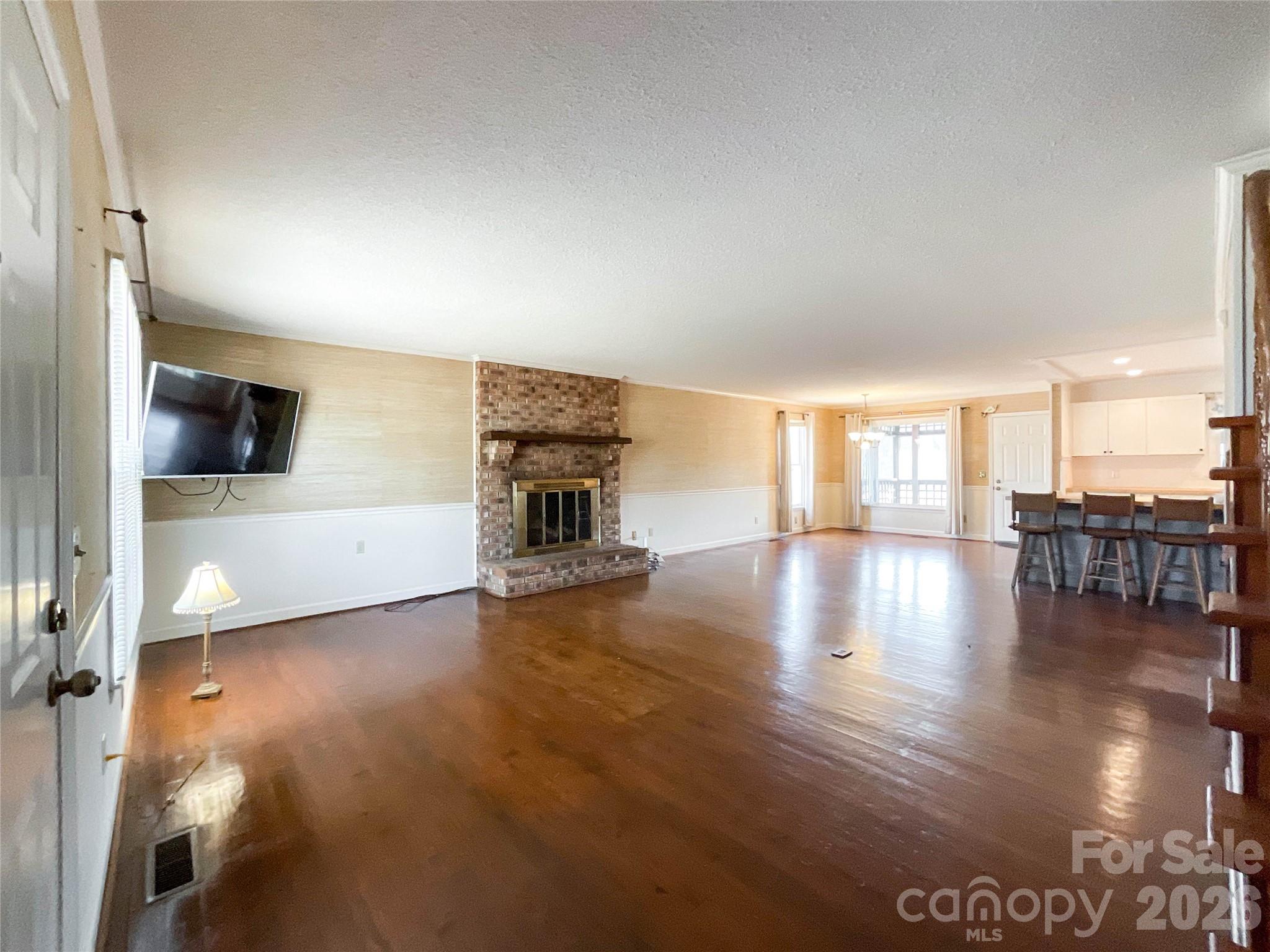 819 Triple Creek Road — Mount Croghan