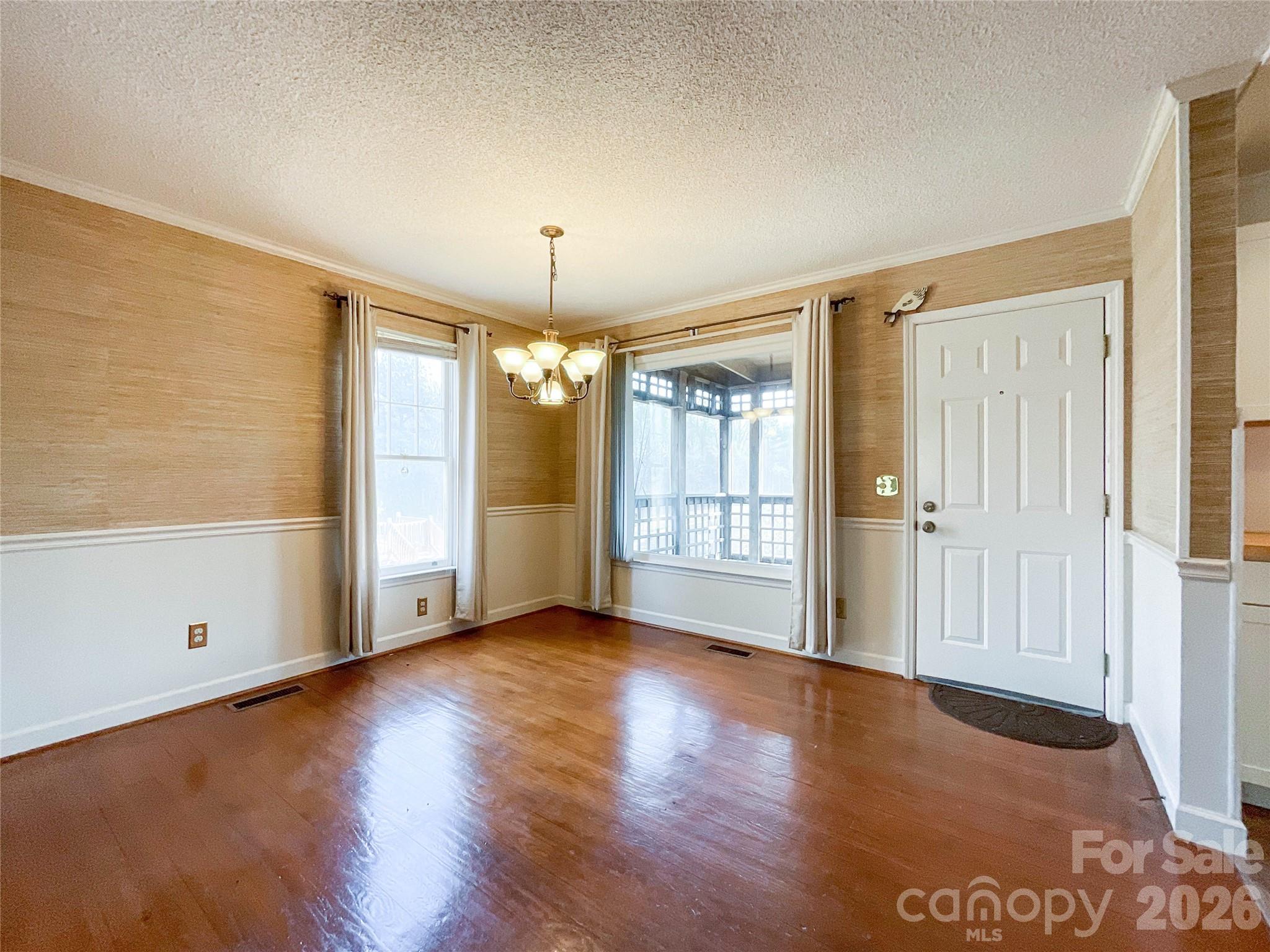 819 Triple Creek Road — Mount Croghan