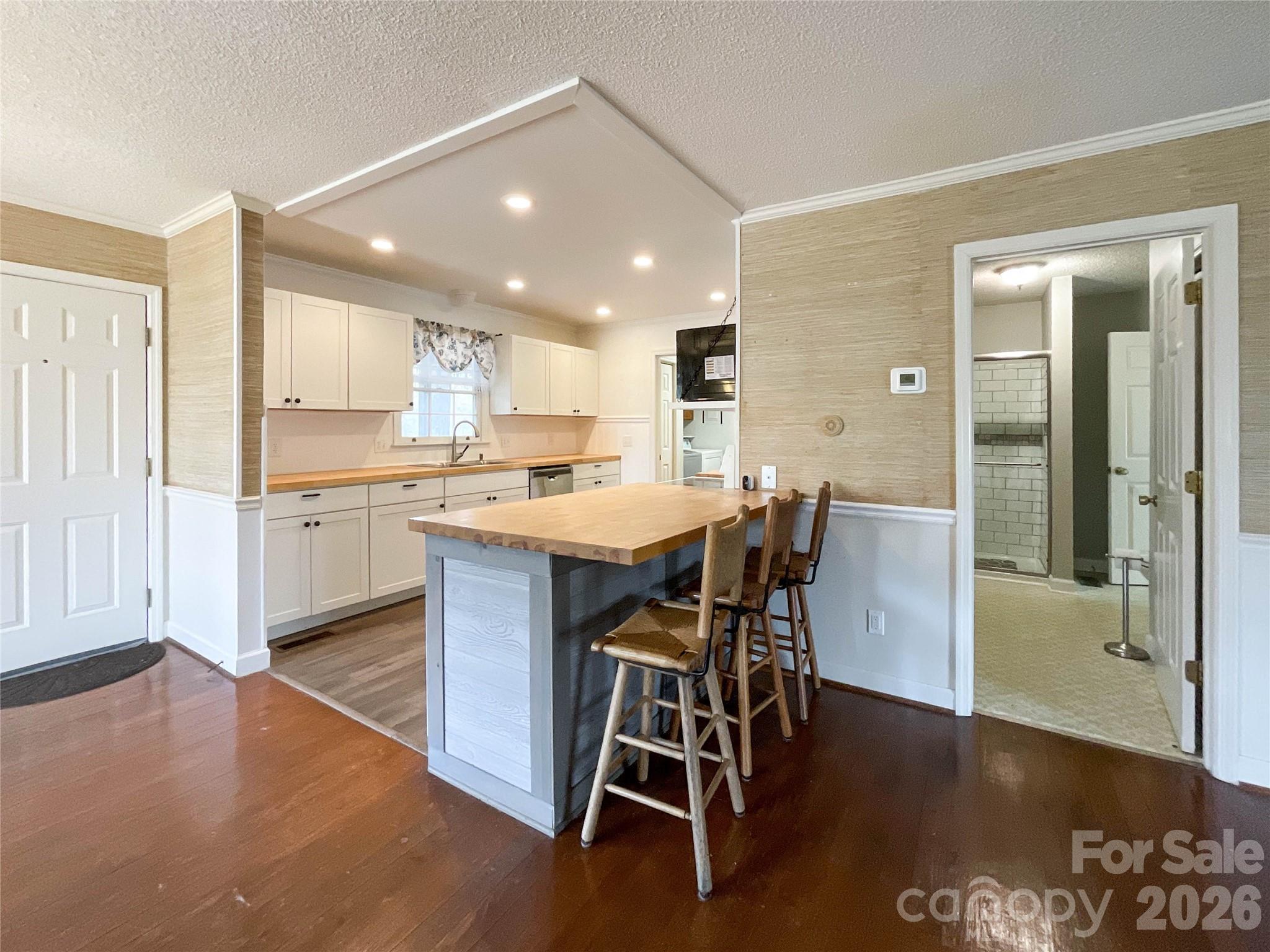 819 Triple Creek Road — Mount Croghan