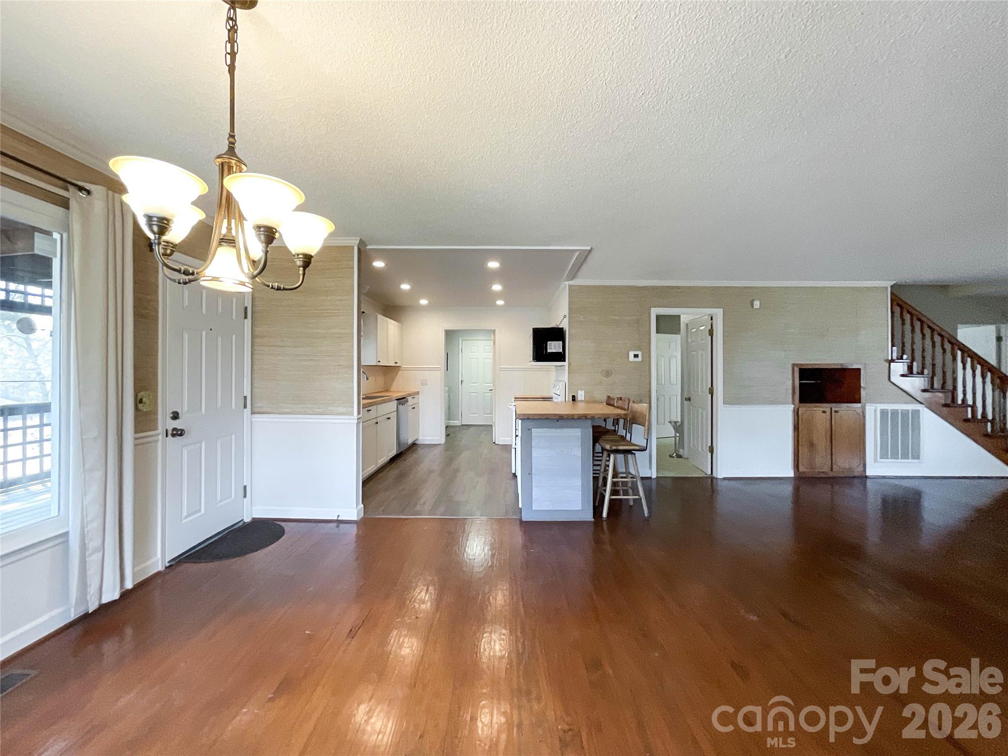 819 Triple Creek Road — Mount Croghan