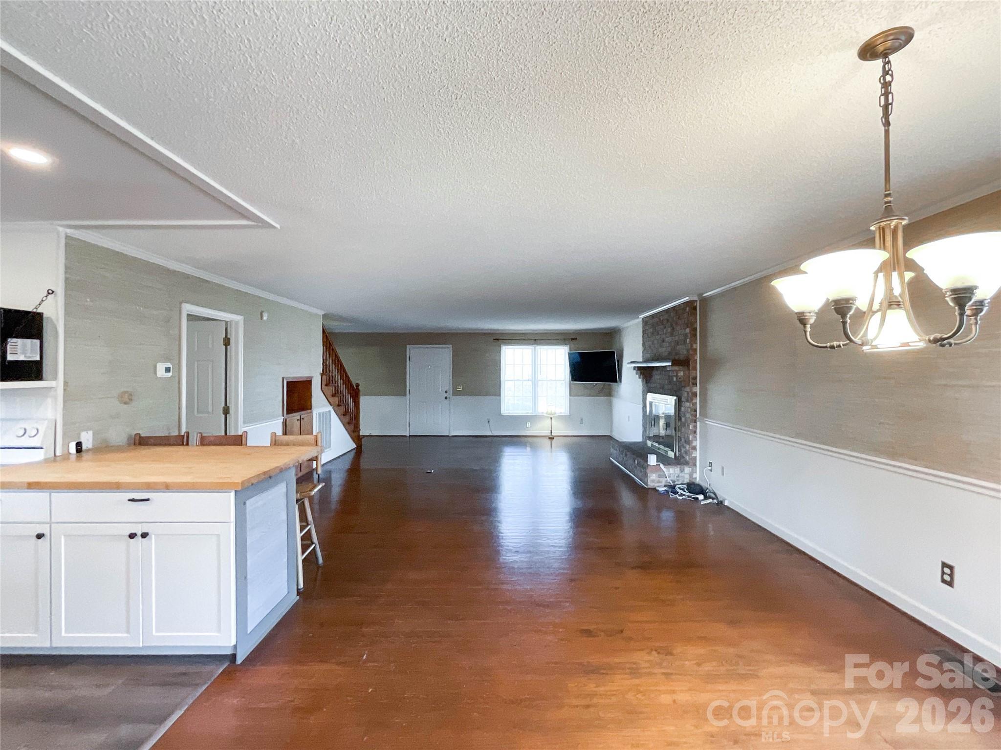 819 Triple Creek Road — Mount Croghan