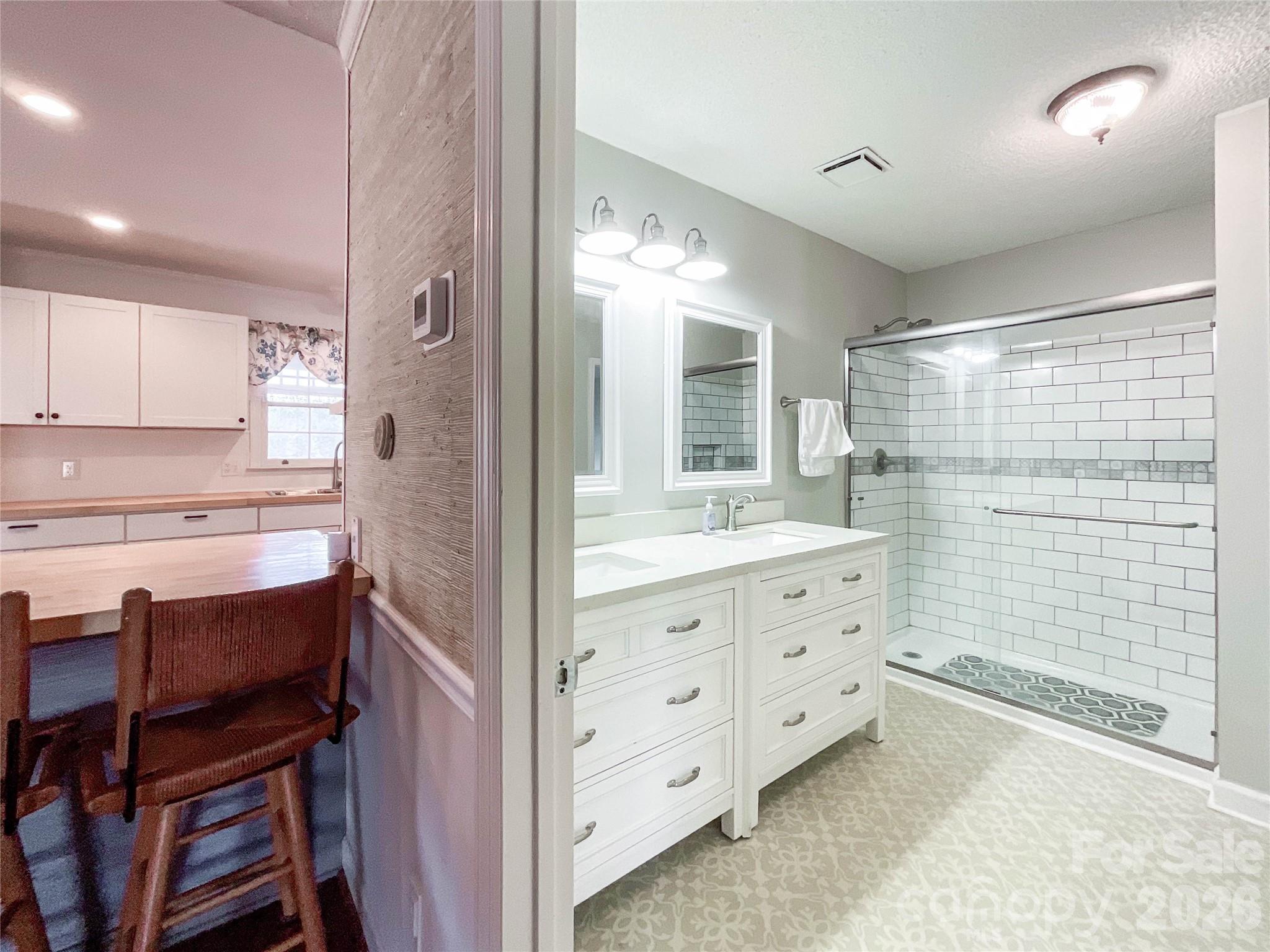819 Triple Creek Road — Mount Croghan