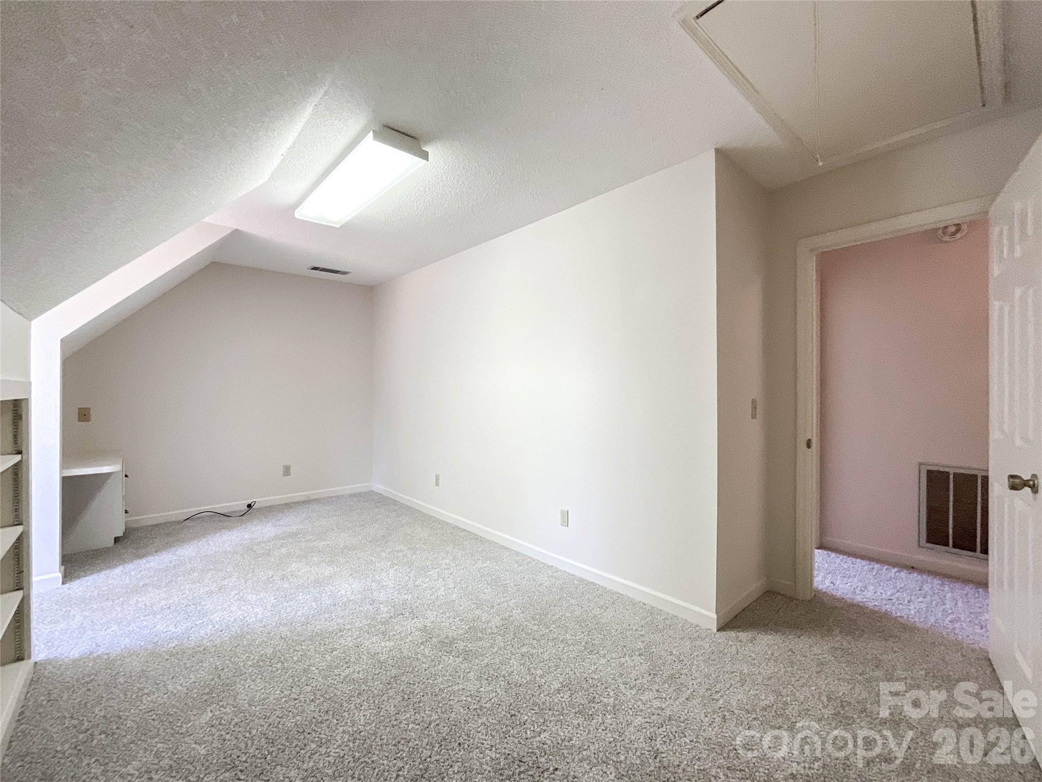 819 Triple Creek Road — Mount Croghan