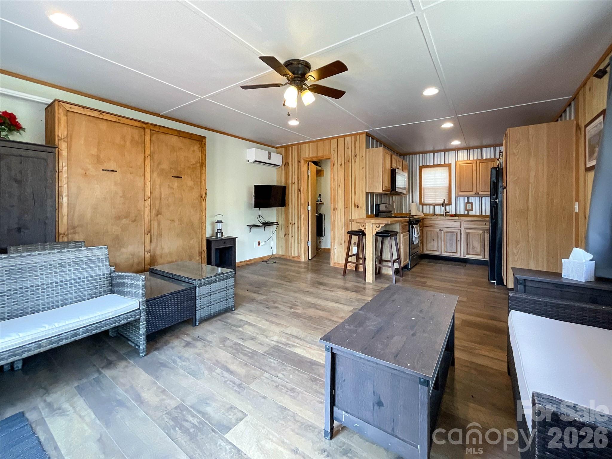 819 Triple Creek Road — Mount Croghan