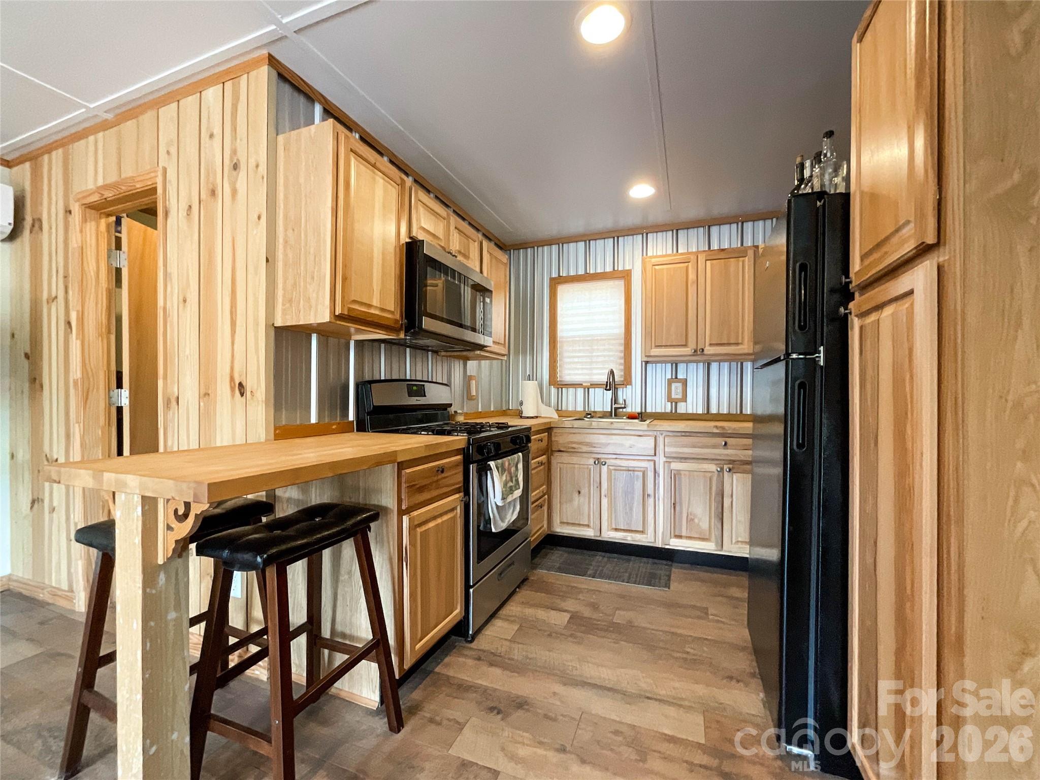 819 Triple Creek Road — Mount Croghan