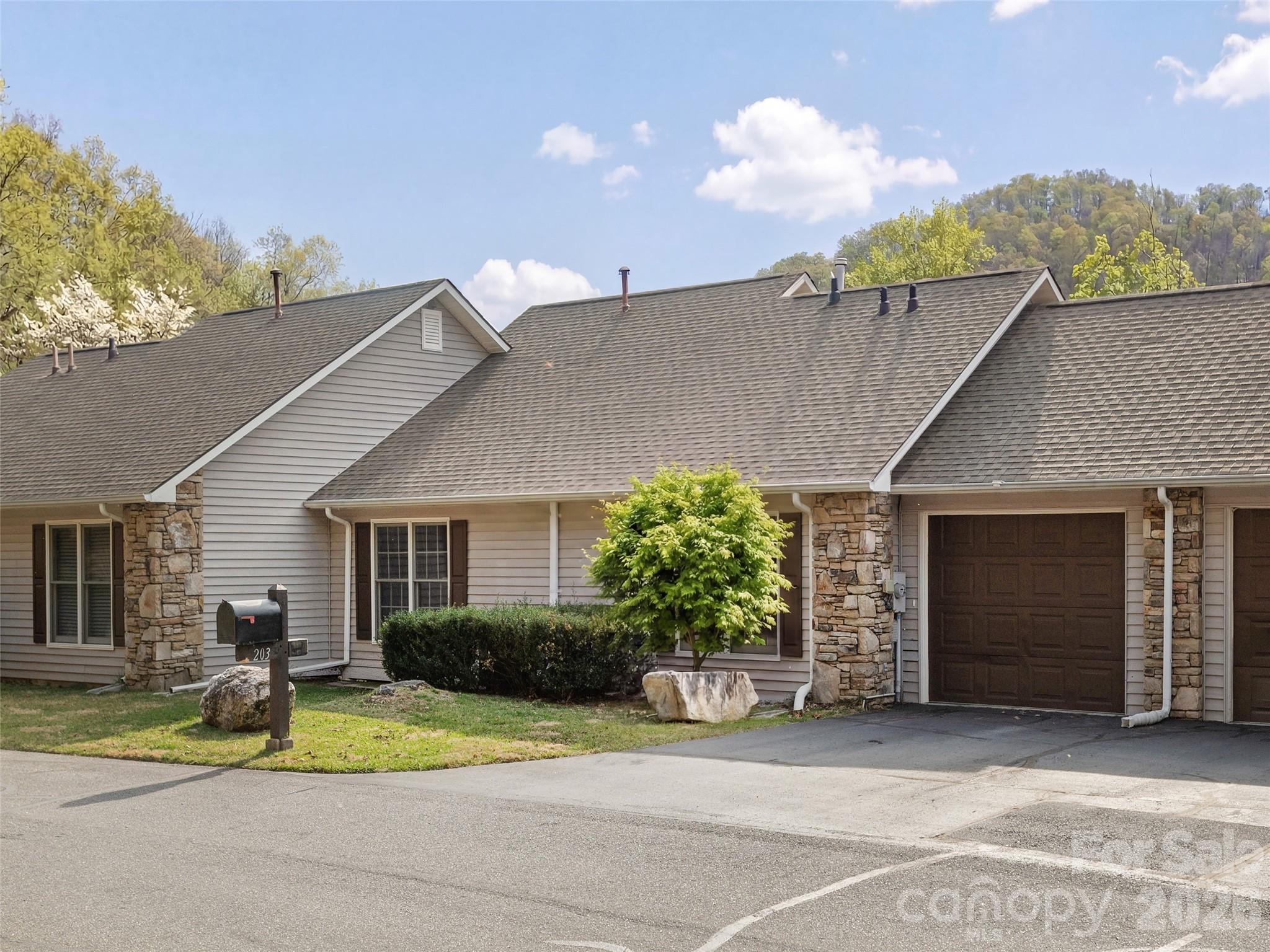 203 Rocky Mountain Way — Arden
