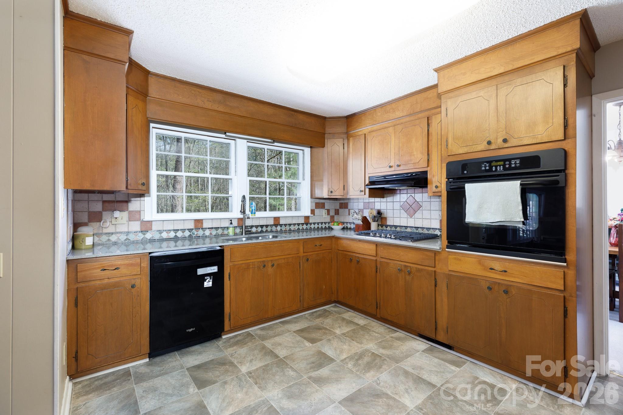 300 Carlisle Avenue — Winnsboro