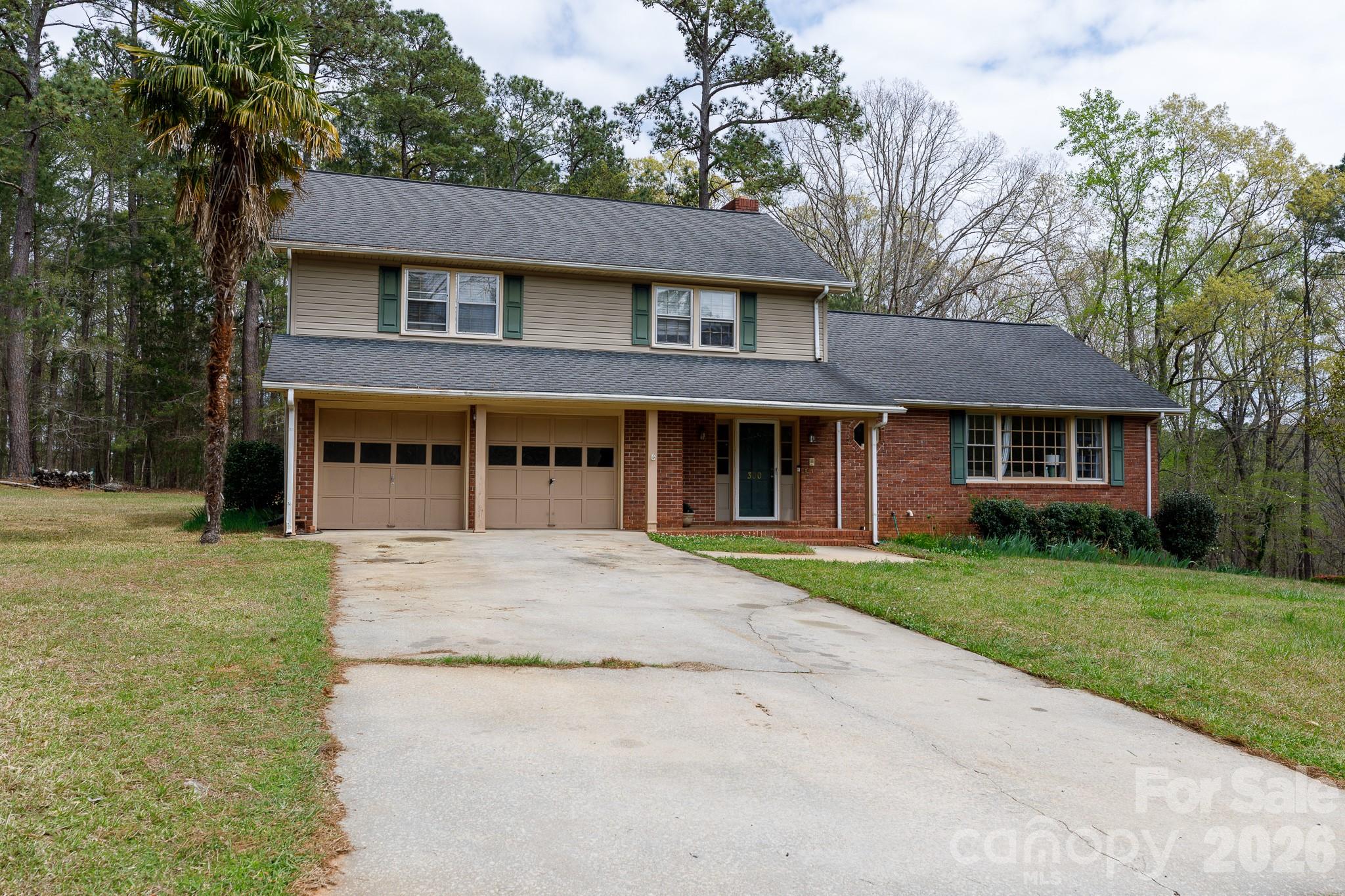 300 Carlisle Avenue — Winnsboro