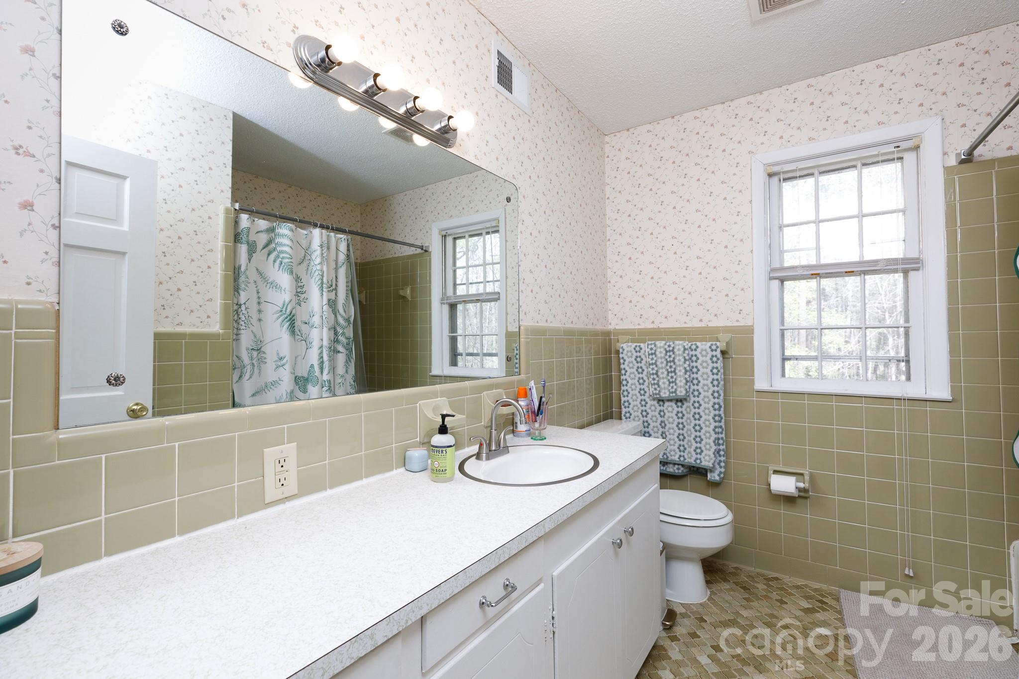 300 Carlisle Avenue — Winnsboro