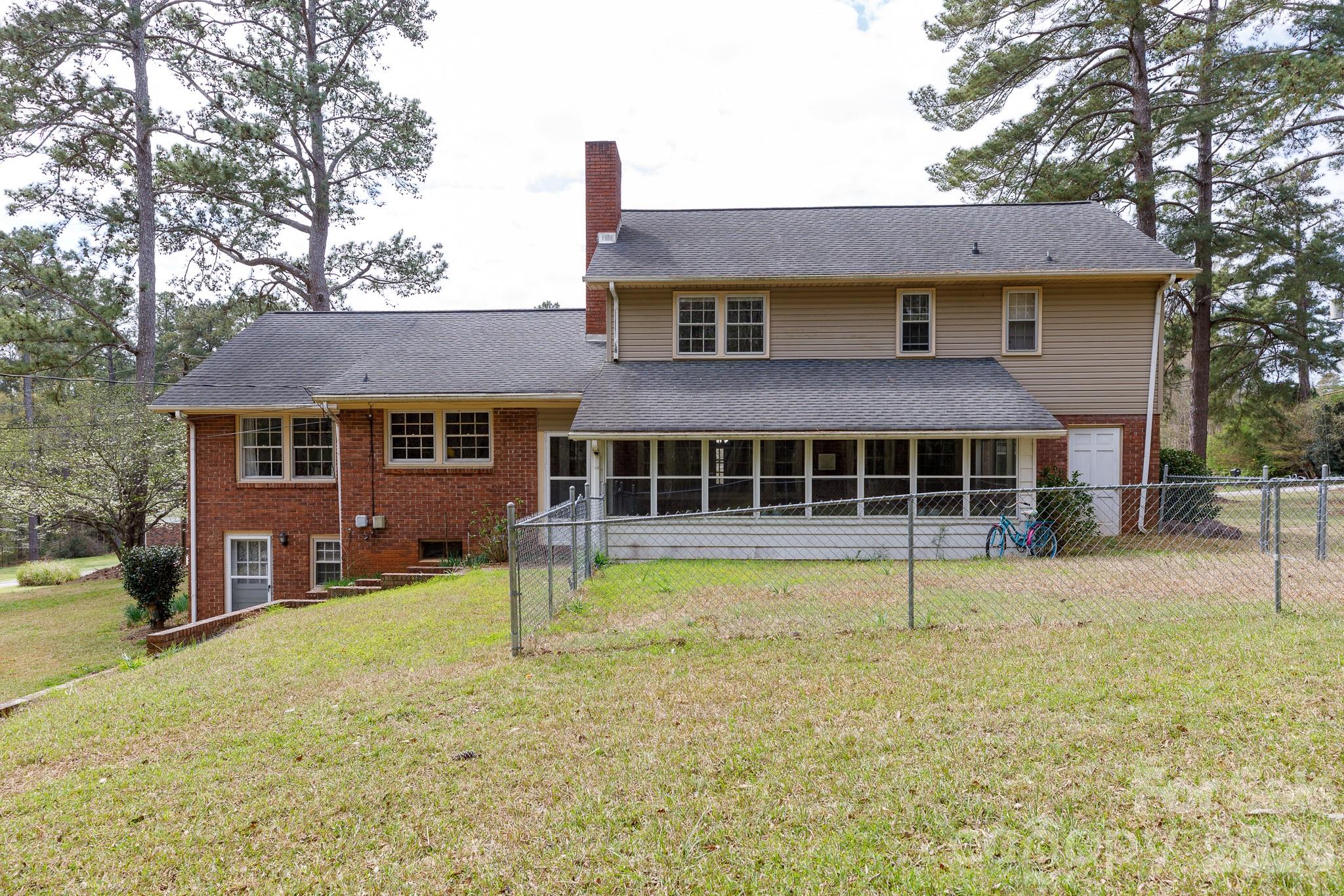 300 Carlisle Avenue — Winnsboro