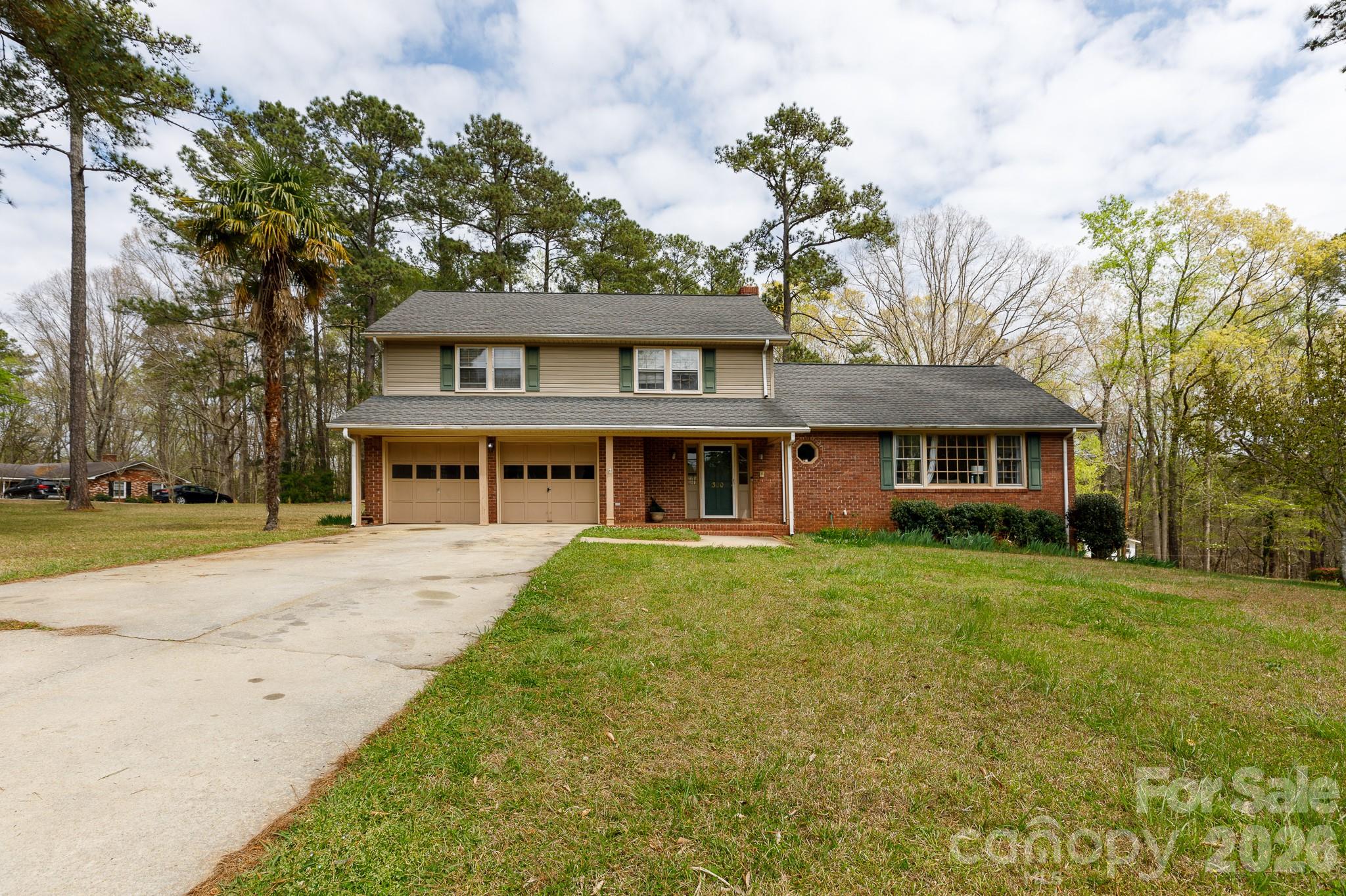 300 Carlisle Avenue — Winnsboro