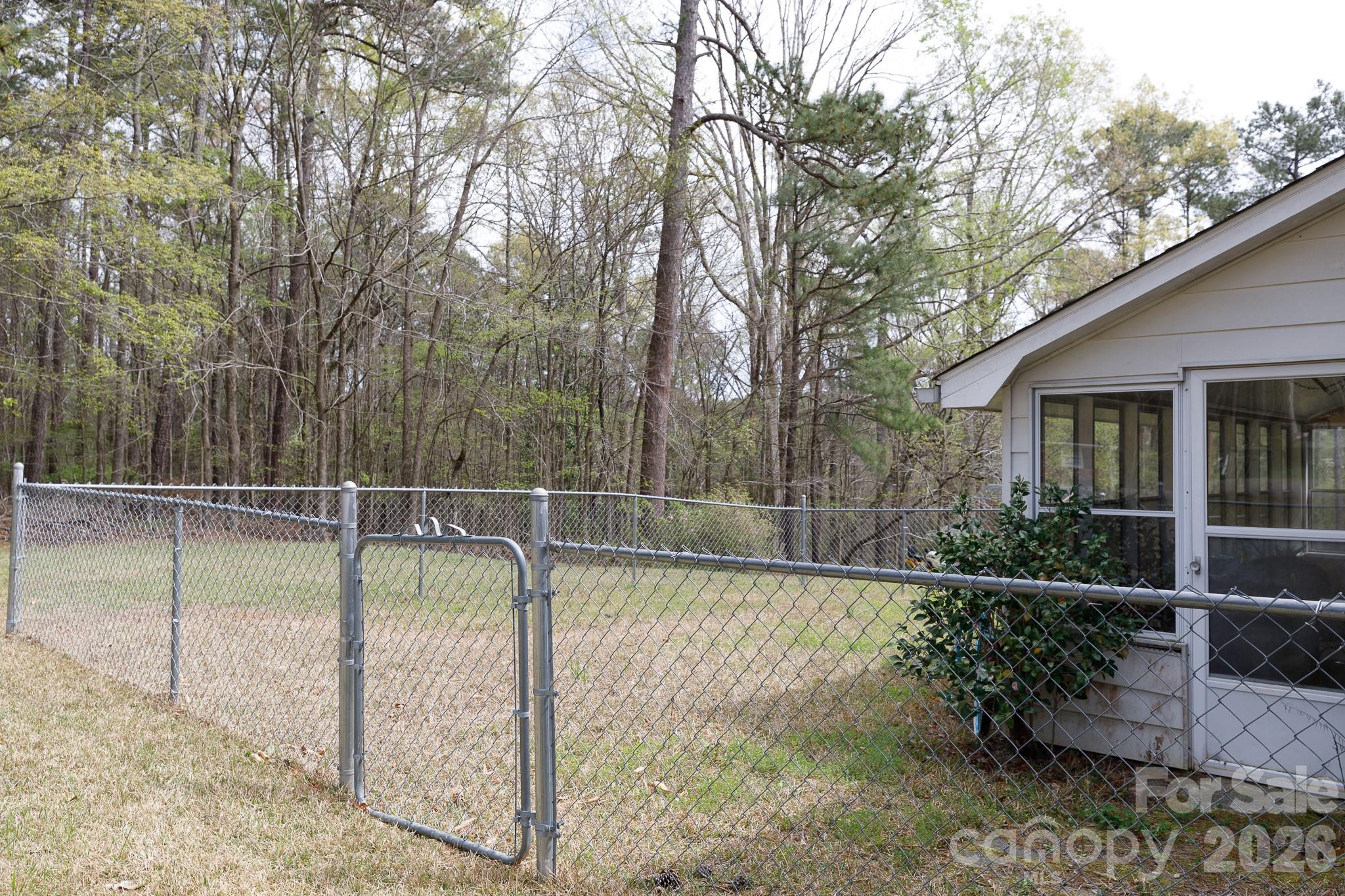 300 Carlisle Avenue — Winnsboro