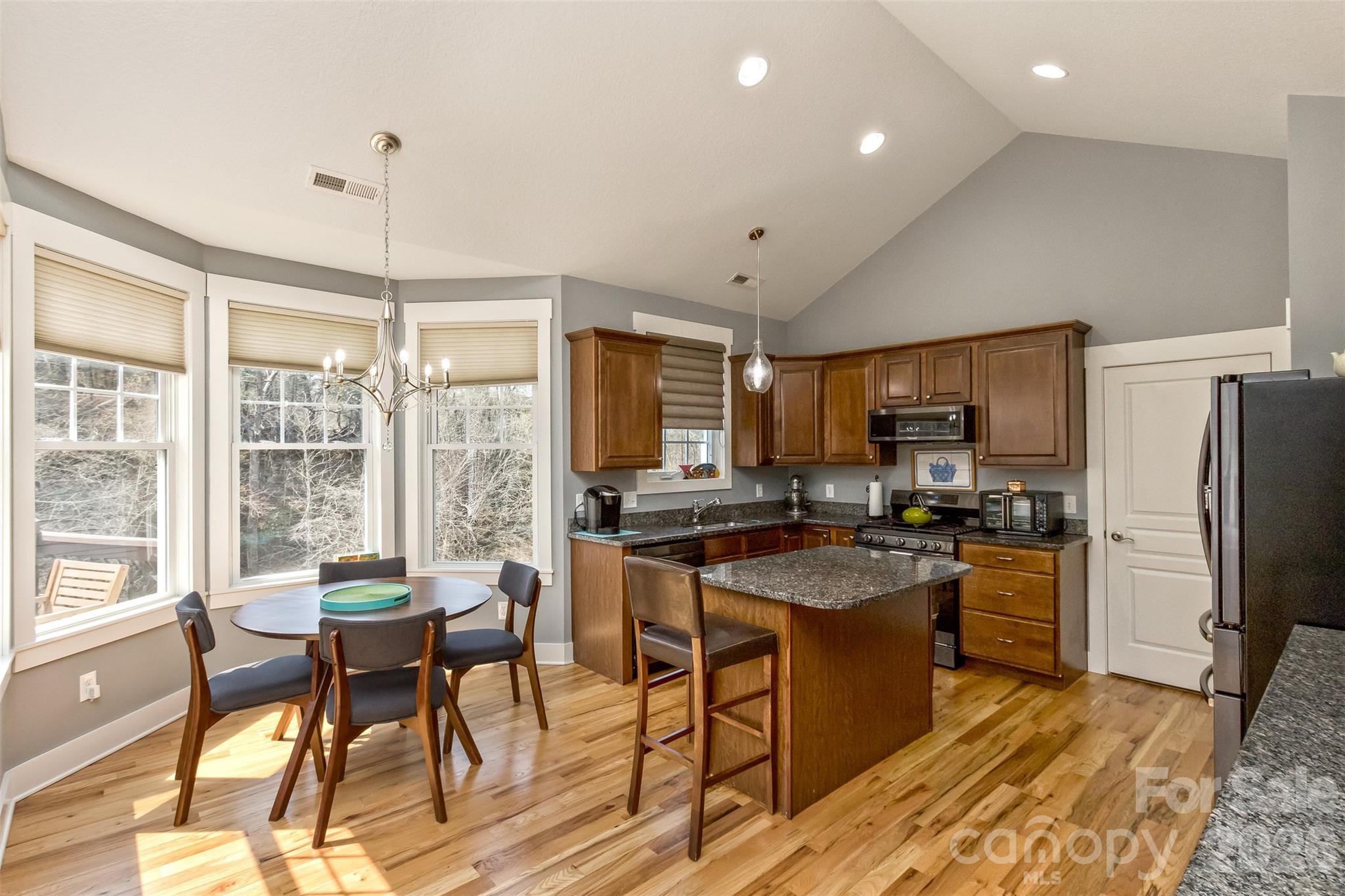 37 Creekside View Drive — Asheville