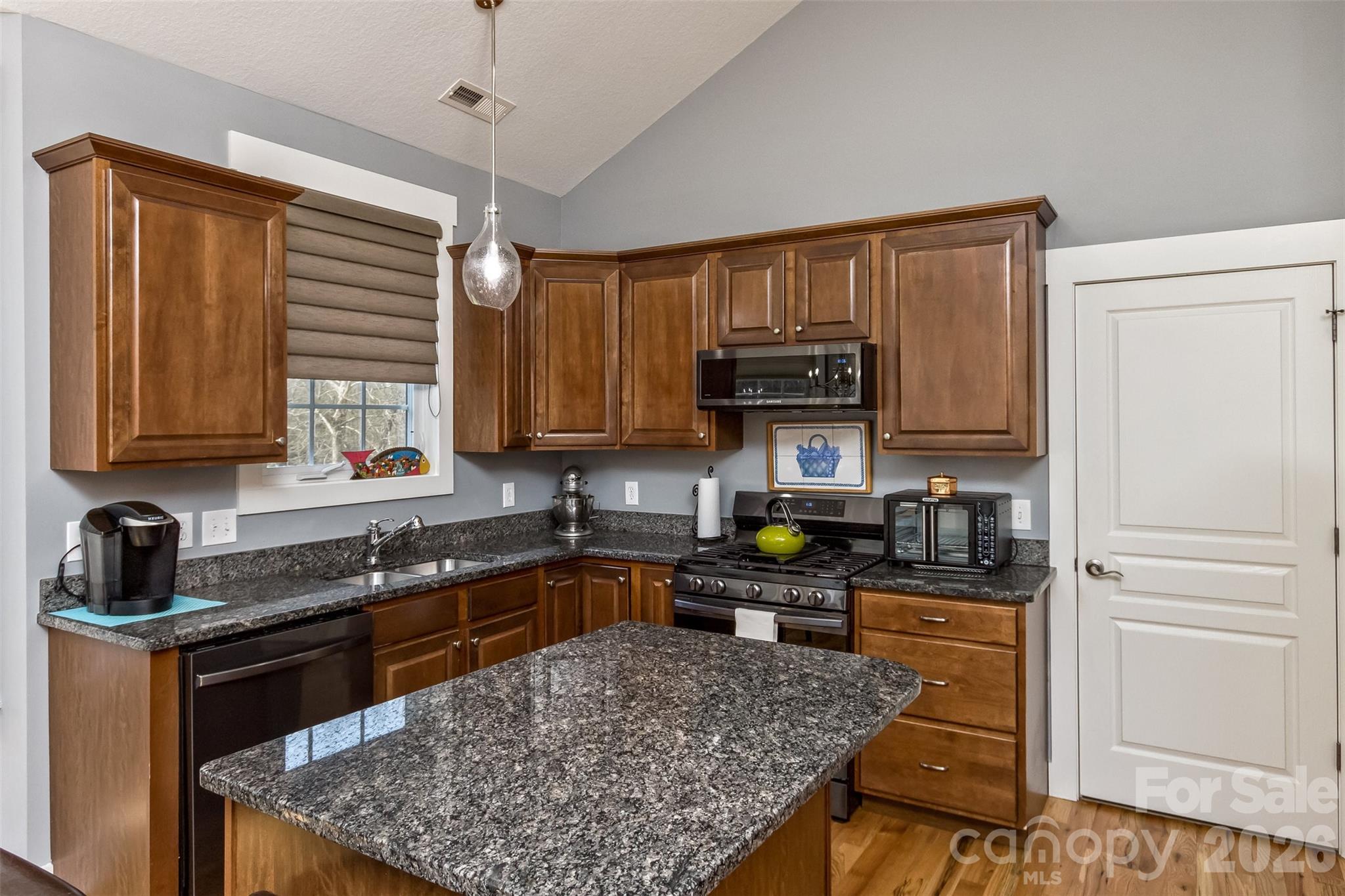 37 Creekside View Drive — Asheville