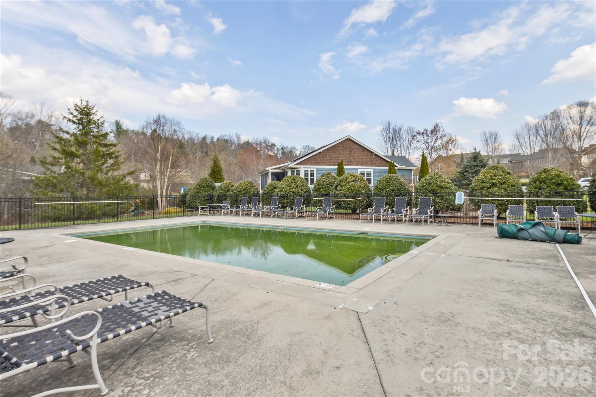 37 Creekside View Drive — Asheville